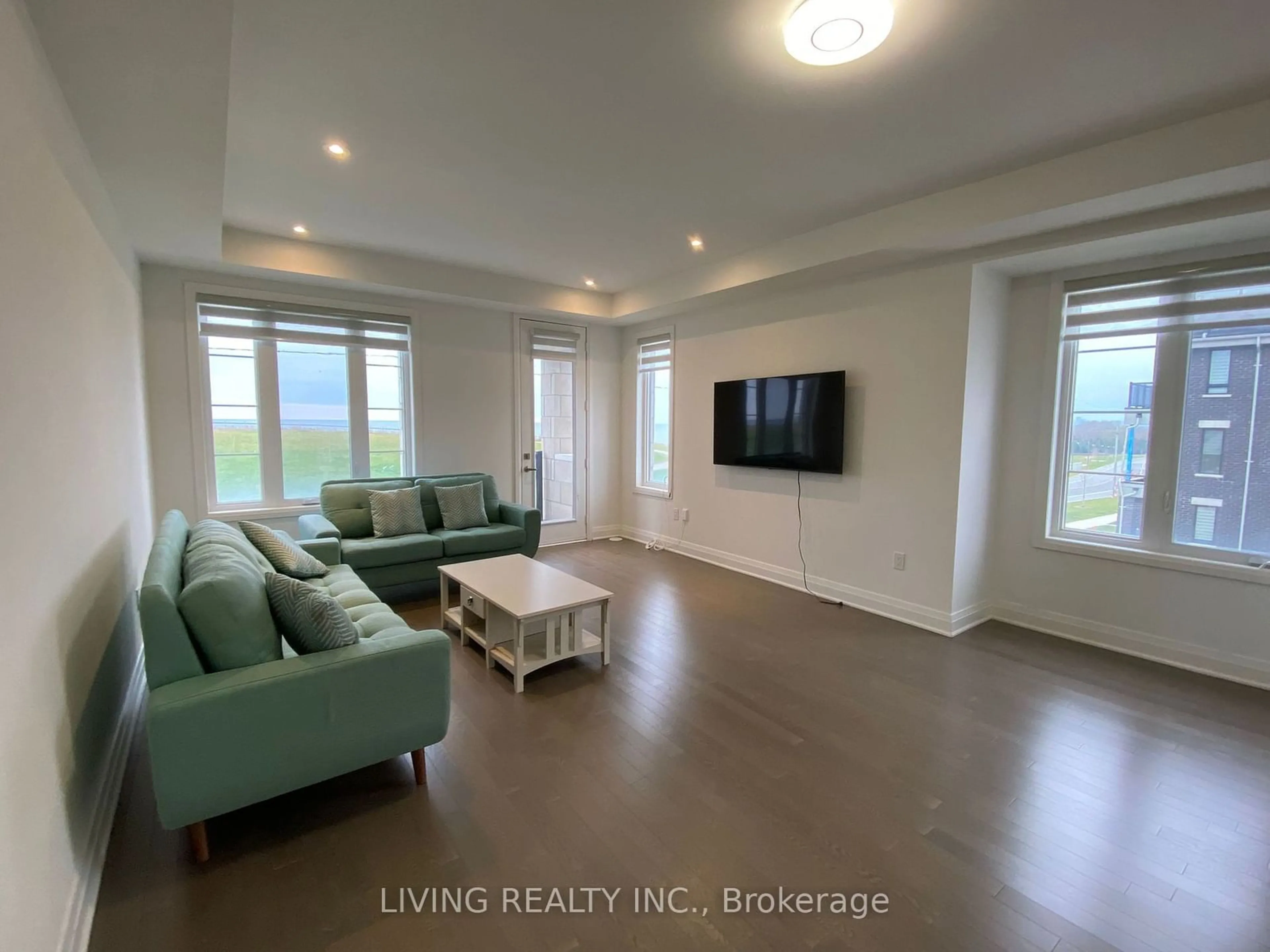 Living room, wood floors for 705 Port Darlington Rd, Clarington Ontario L1C 7G3