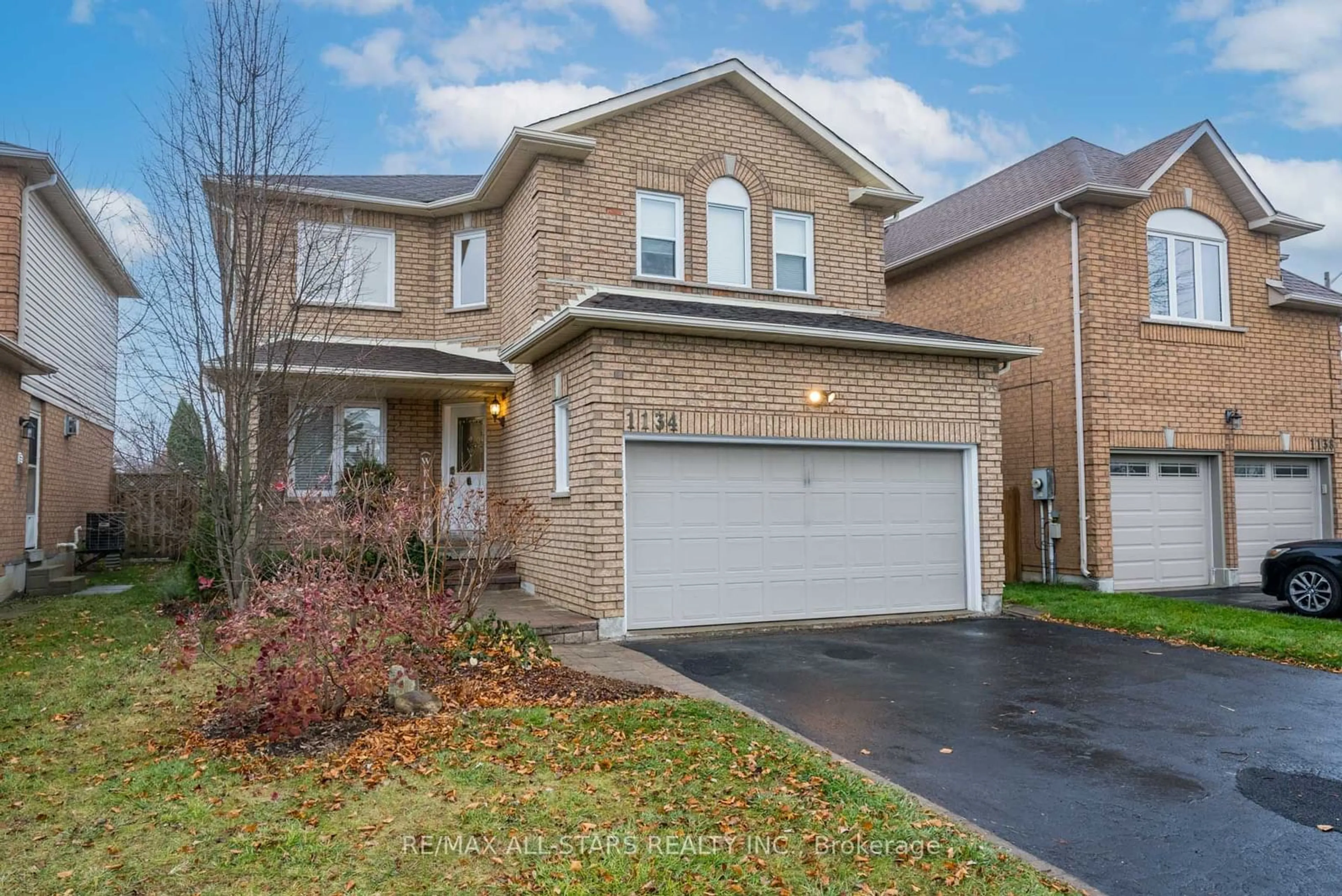 A pic from exterior of the house or condo, the street view for 1134 Beaver Valley Cres, Oshawa Ontario L1J 8N3