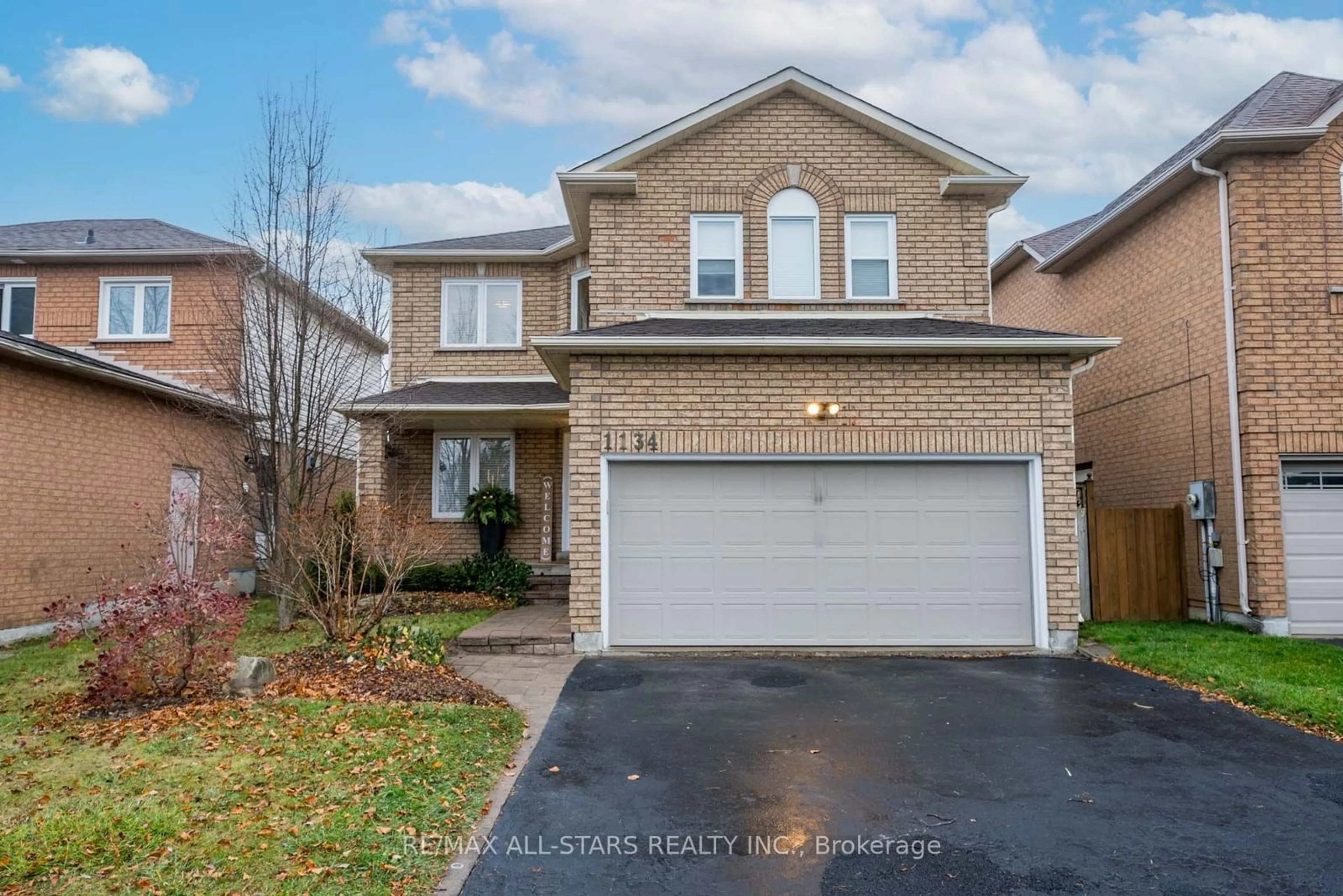 Frontside or backside of a home, the street view for 1134 Beaver Valley Cres, Oshawa Ontario L1J 8N3