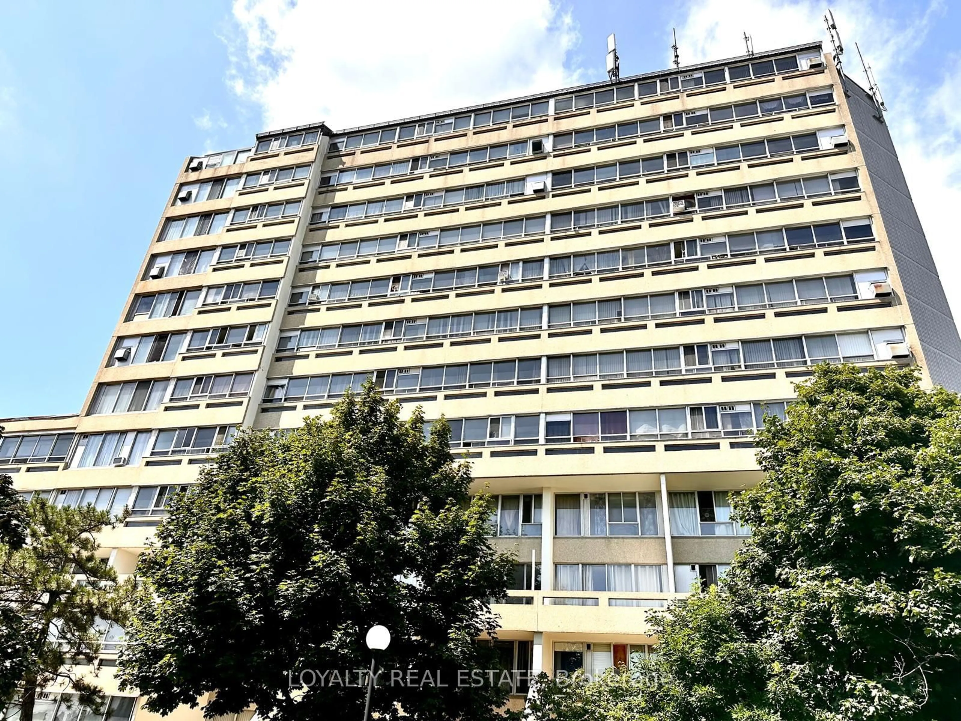 A pic from exterior of the house or condo, the front or back of building for 5580 Sheppard Ave #Ph05, Toronto Ontario M1B 2L3