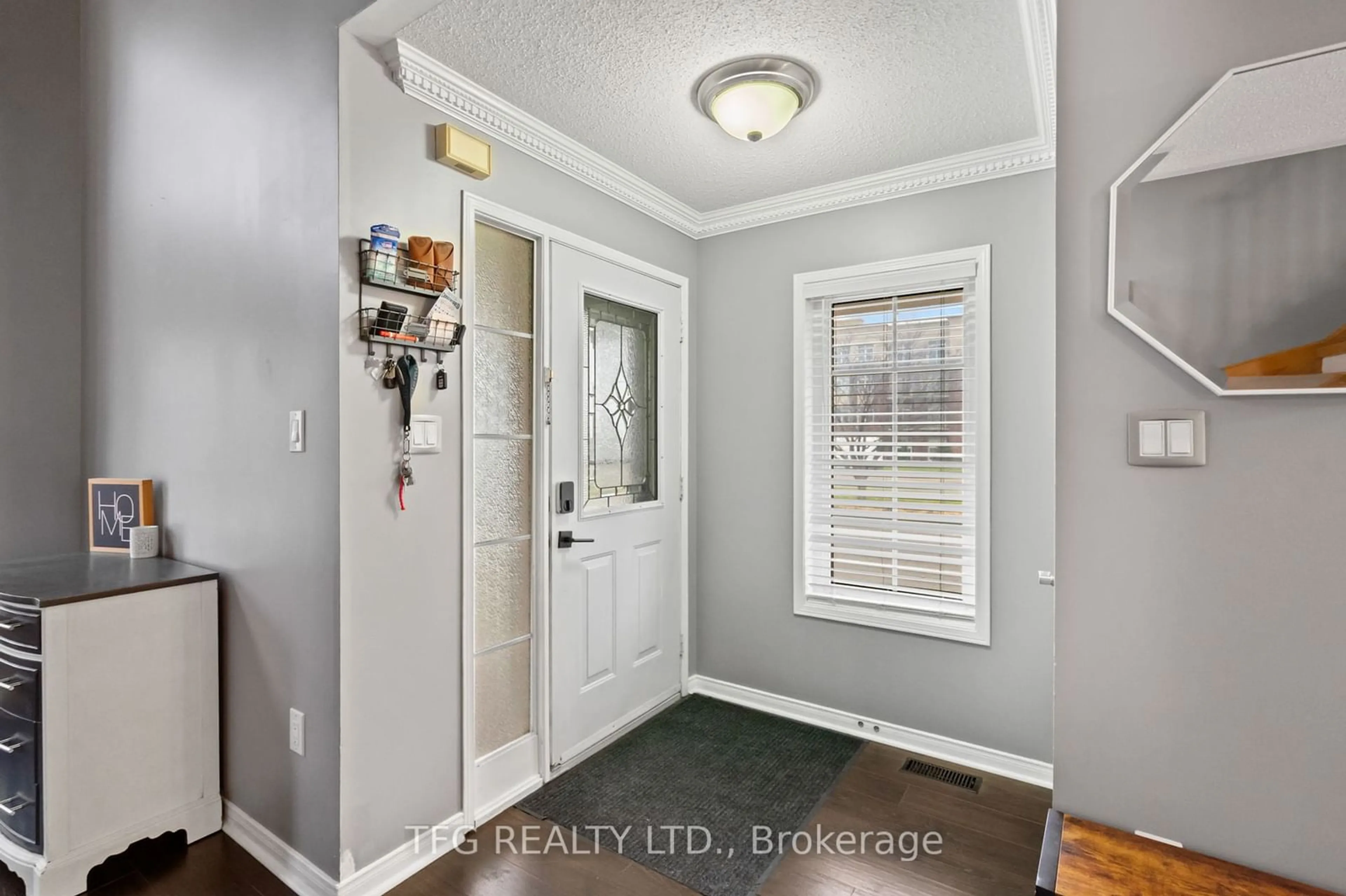 Indoor entryway, wood floors for 1360 Dumont St, Oshawa Ontario L1K 2V3