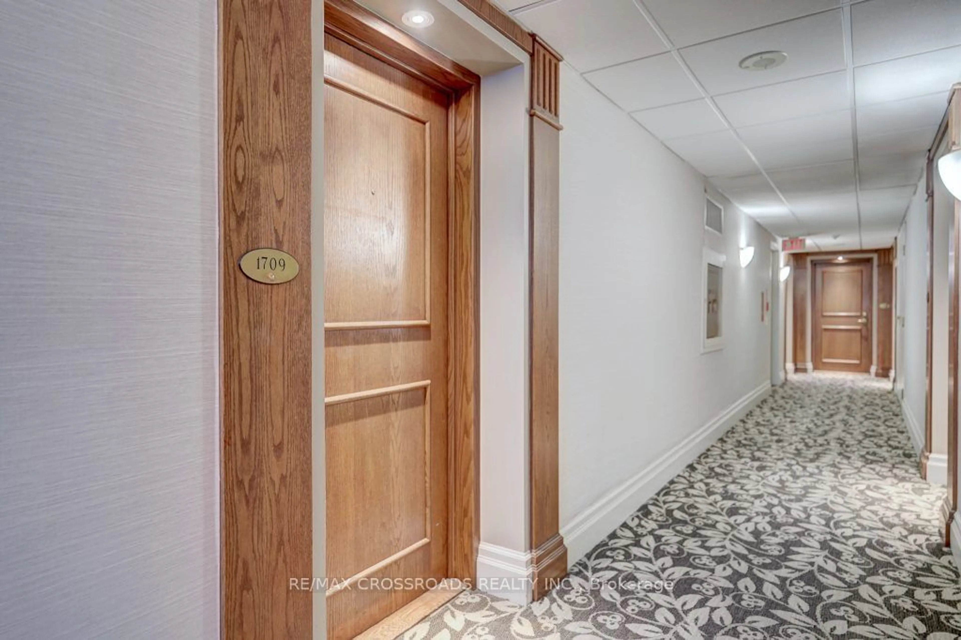 Indoor foyer, unknown floor for 1 Lee Centre Dr #1709, Toronto Ontario M1H 3J2