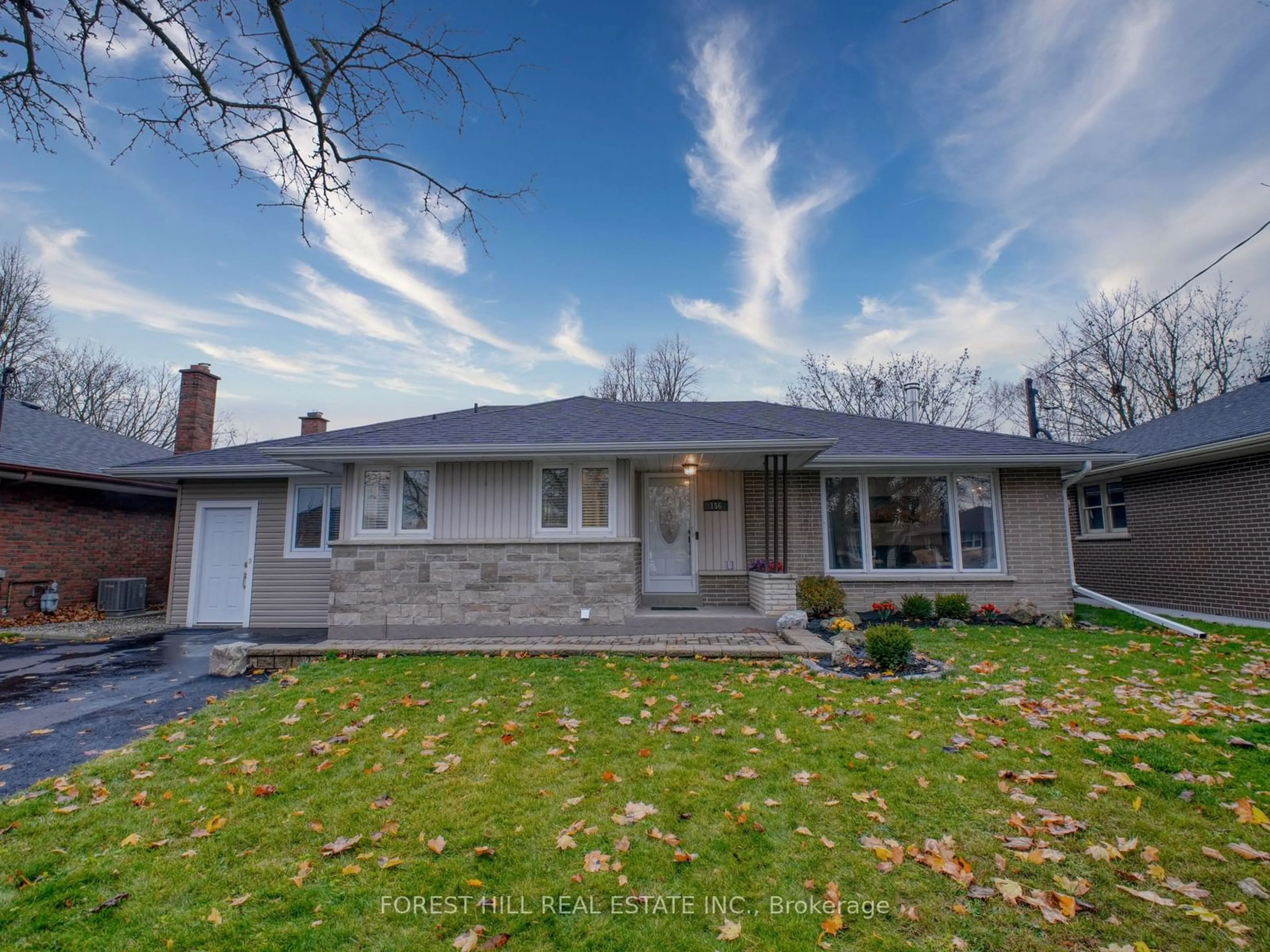 Frontside or backside of a home, the street view for 156 Eastdale St, Oshawa Ontario L1G 6H9