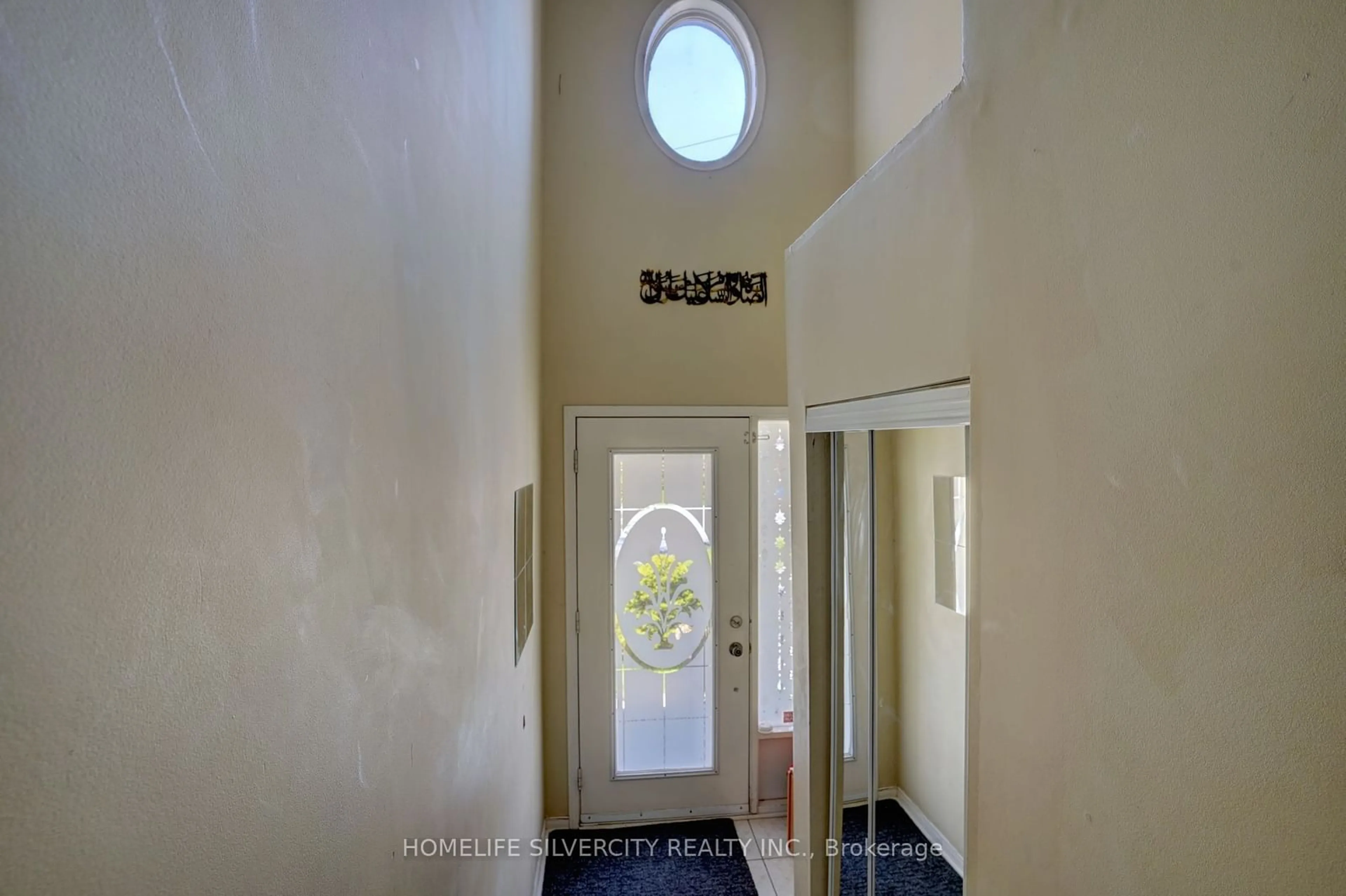 Indoor entryway, not visible floor for 431 Meadowvale Rd, Toronto Ontario M1C 1S6