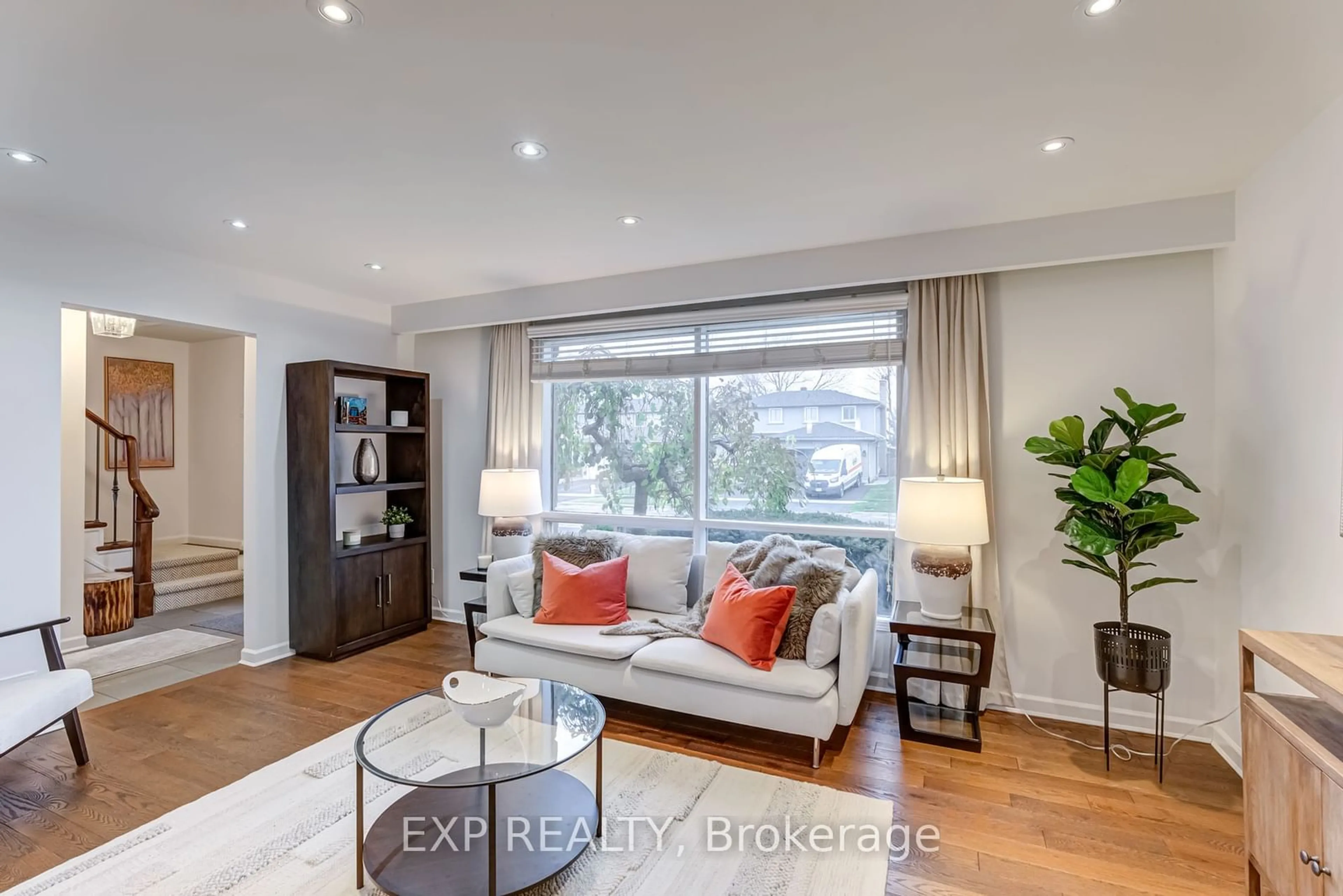 Living room, wood floors for 590 Stonebridge Lane, Pickering Ontario L1W 3B3