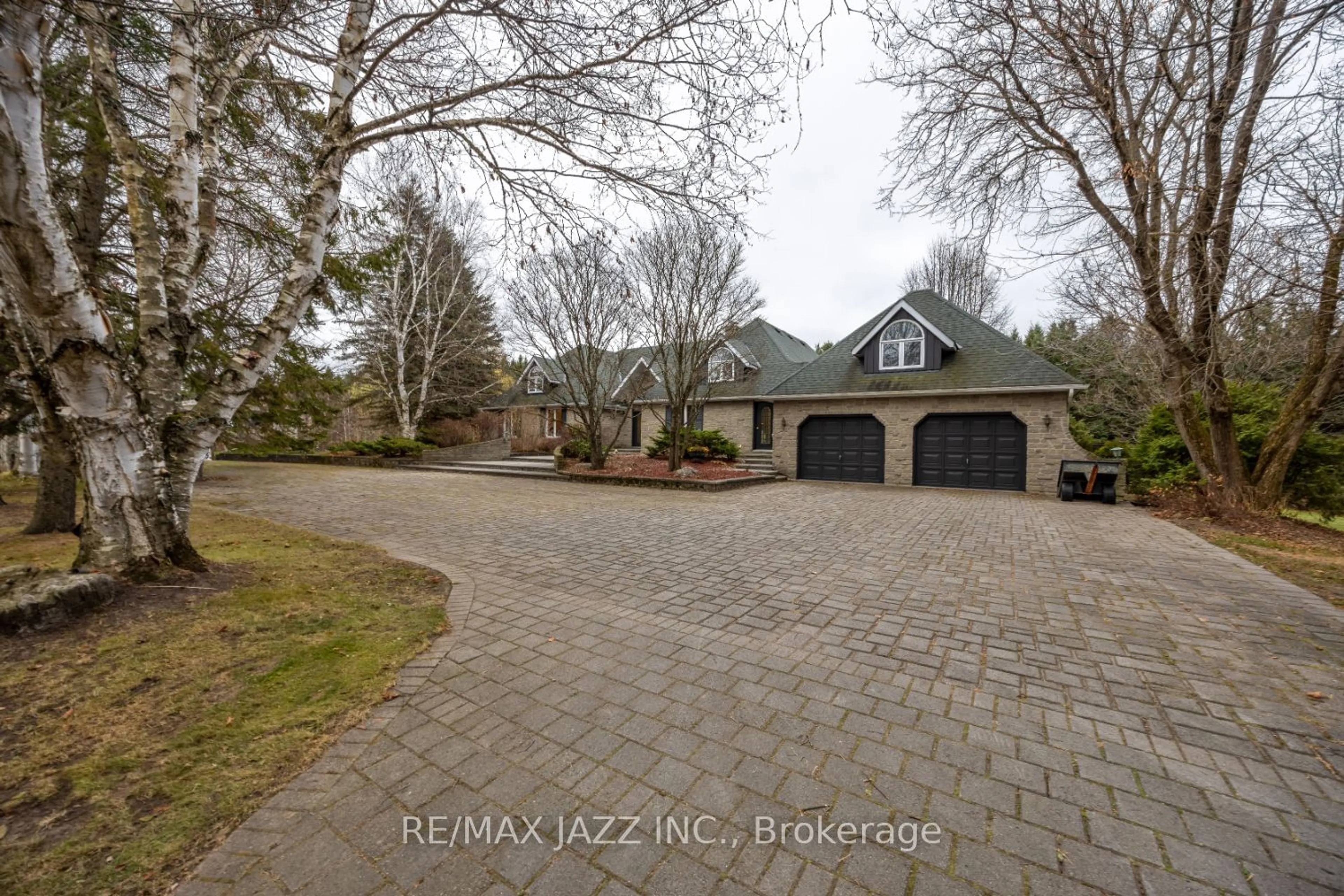 Frontside or backside of a home, the street view for 190 King Lane, Clarington Ontario L0B 1J0