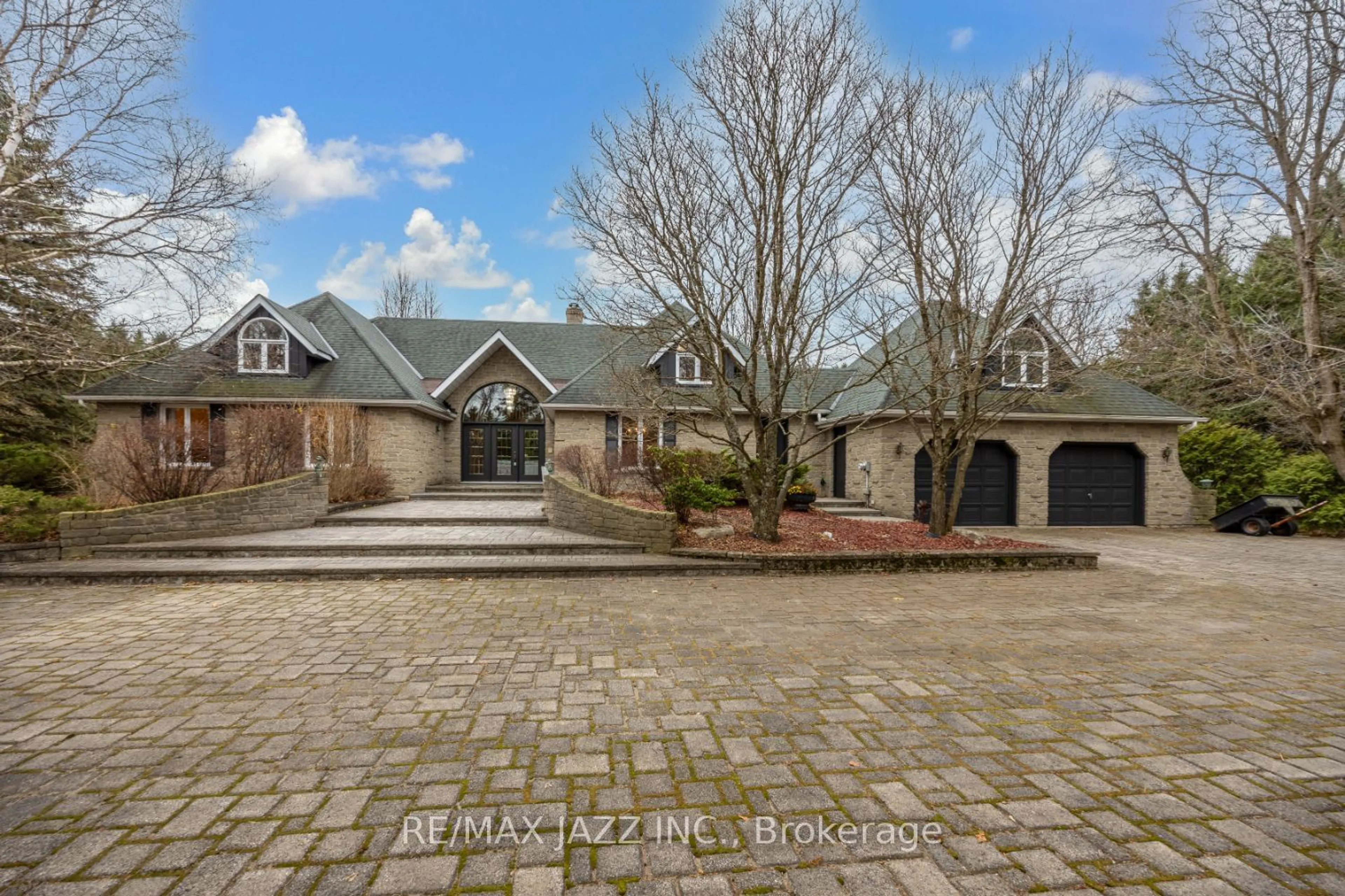 Frontside or backside of a home, the street view for 190 King Lane, Clarington Ontario L0B 1J0