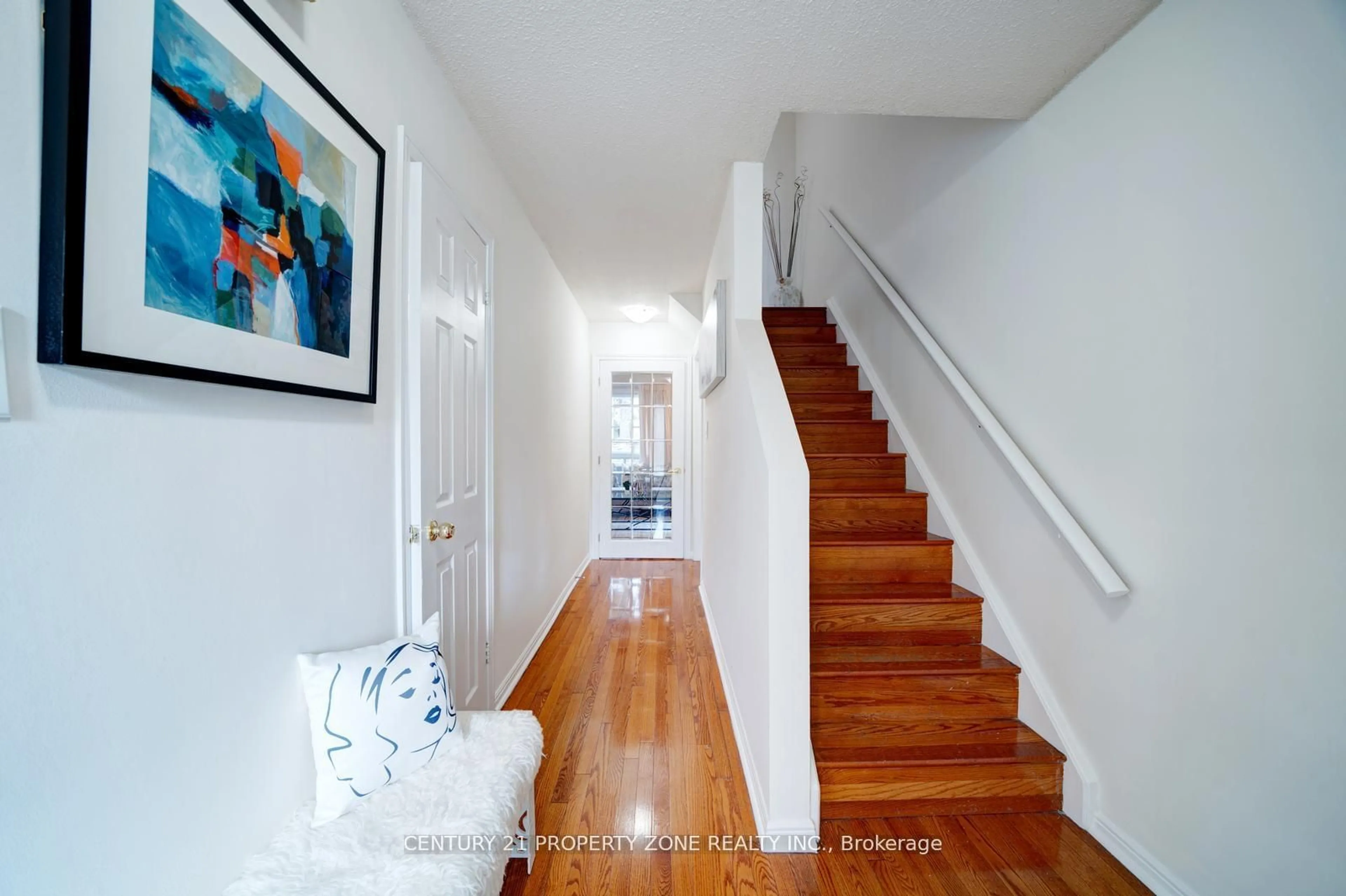 Indoor entryway, wood floors for 100 Burrows Hall Blvd #77, Toronto Ontario M1B 1M7