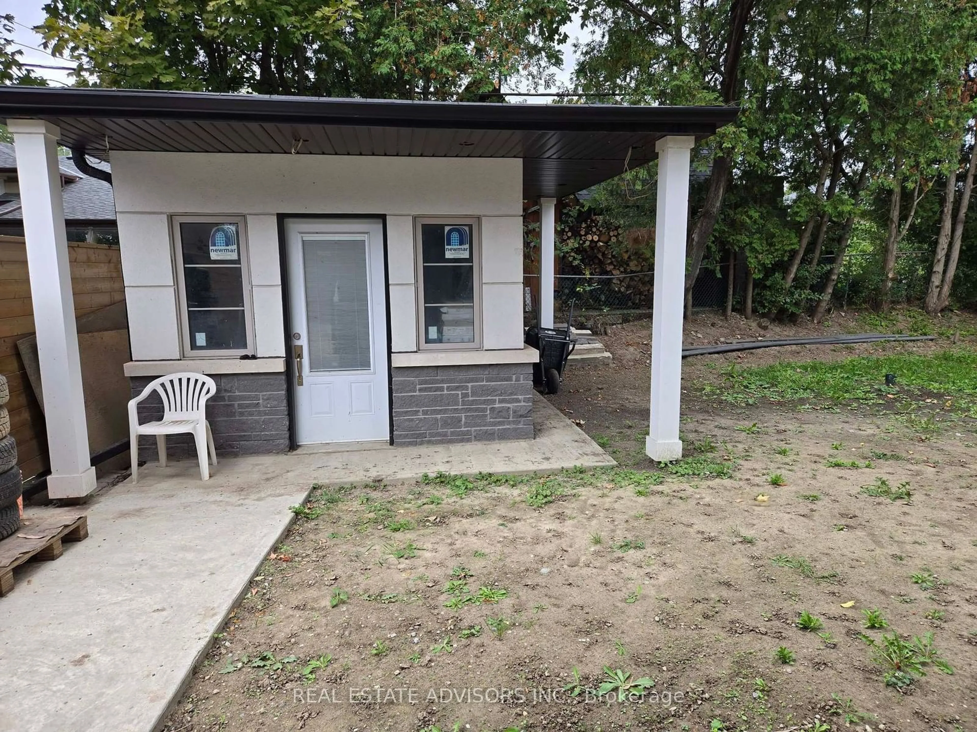 Patio, cottage for 12 Dobbin Rd, Toronto Ontario M1T 1C4