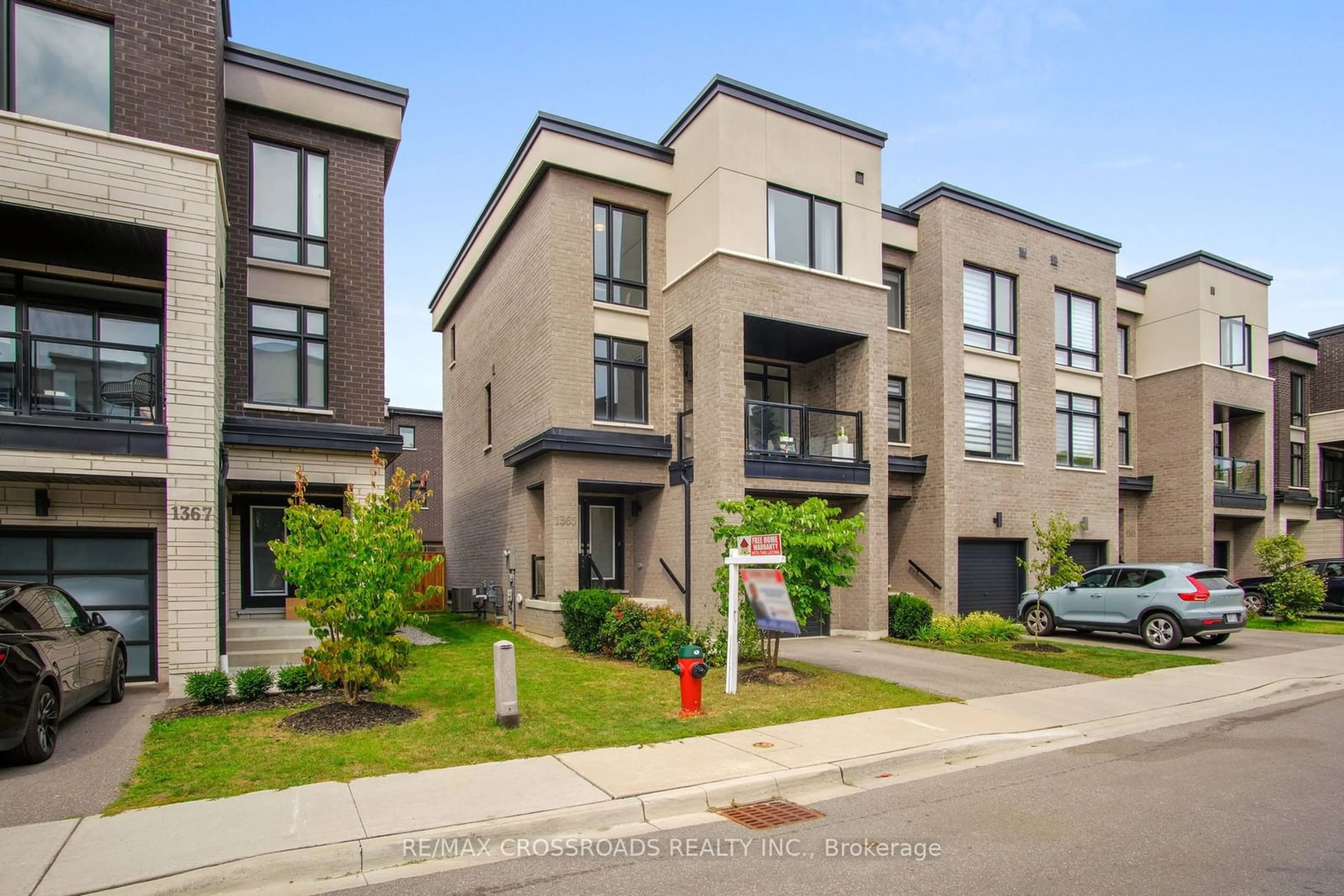 A pic from exterior of the house or condo, the street view for 1365 Gull Crossing, Pickering Ontario L1W 0B7