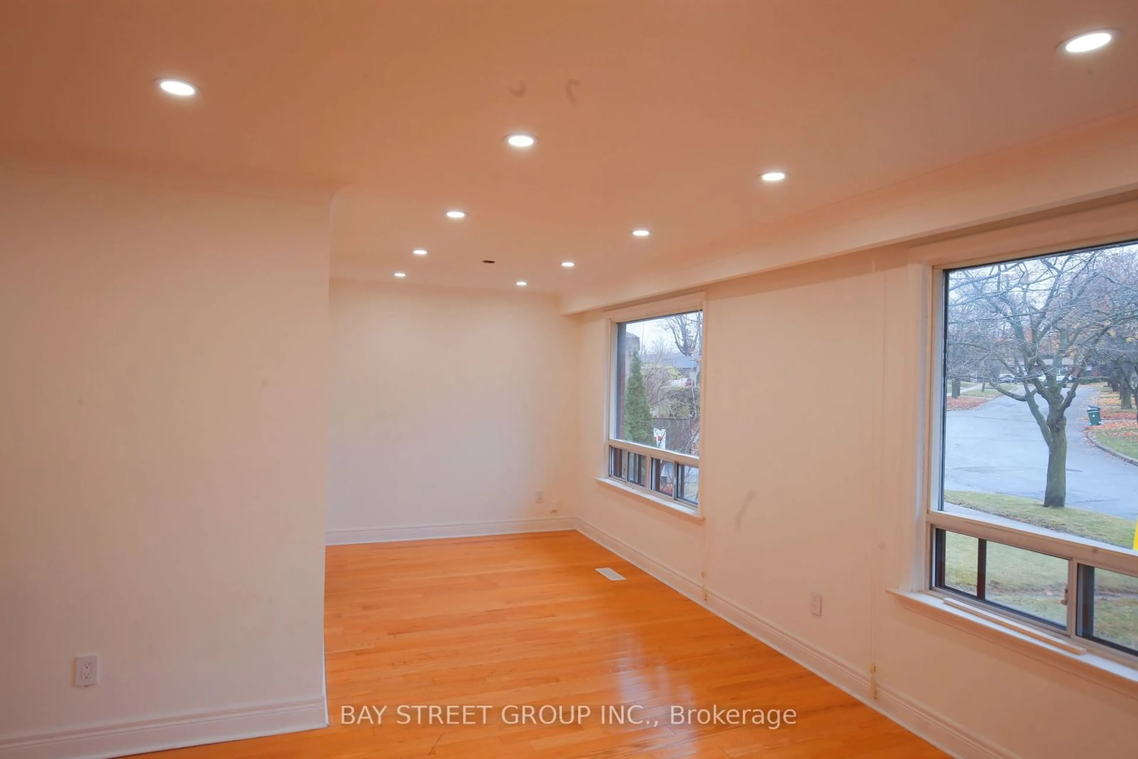 Other indoor space, wood floors for 27 Manorwood Rd, Toronto Ontario M1P 4G8