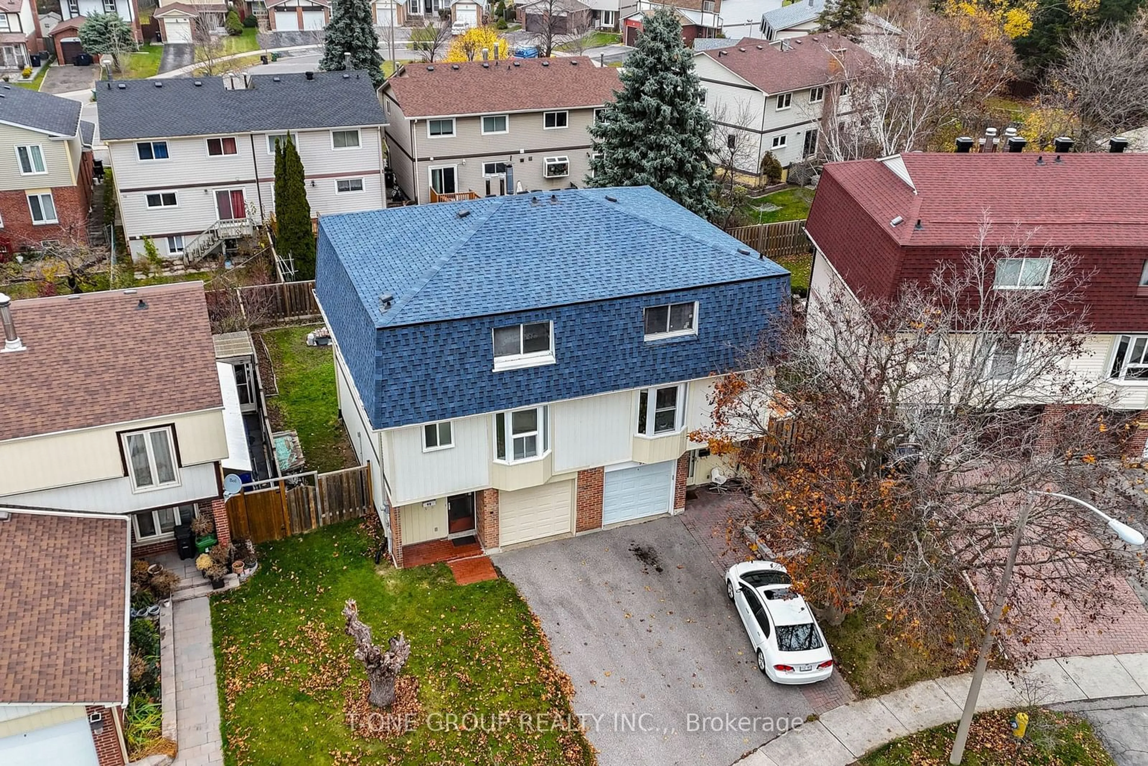 A pic from exterior of the house or condo, the street view for 99 Sadlee Cove Cres, Toronto Ontario M1V 1Y3