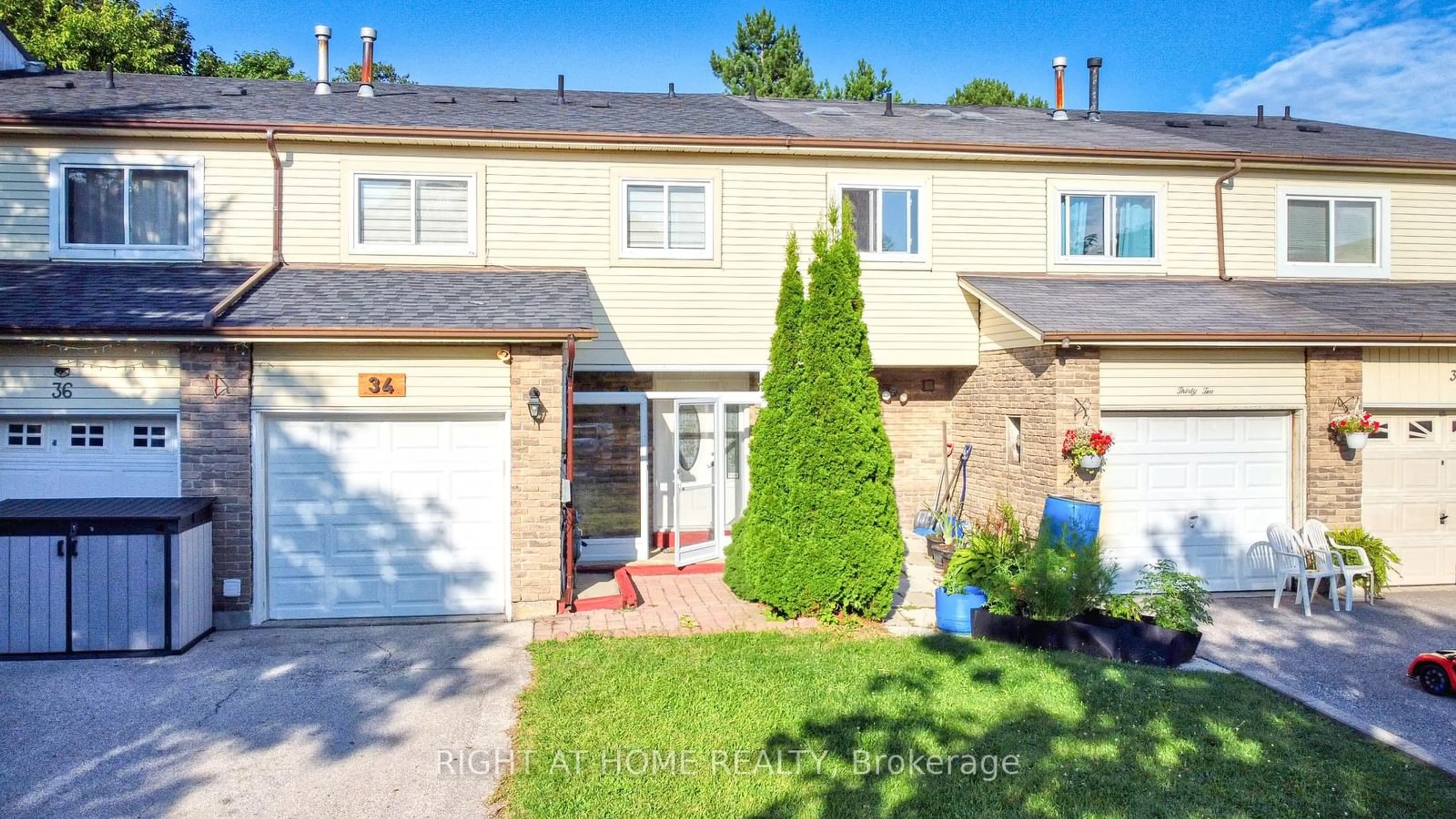 A pic from exterior of the house or condo, the street view for 34 Henbury Pl, Toronto Ontario M1B 2S8