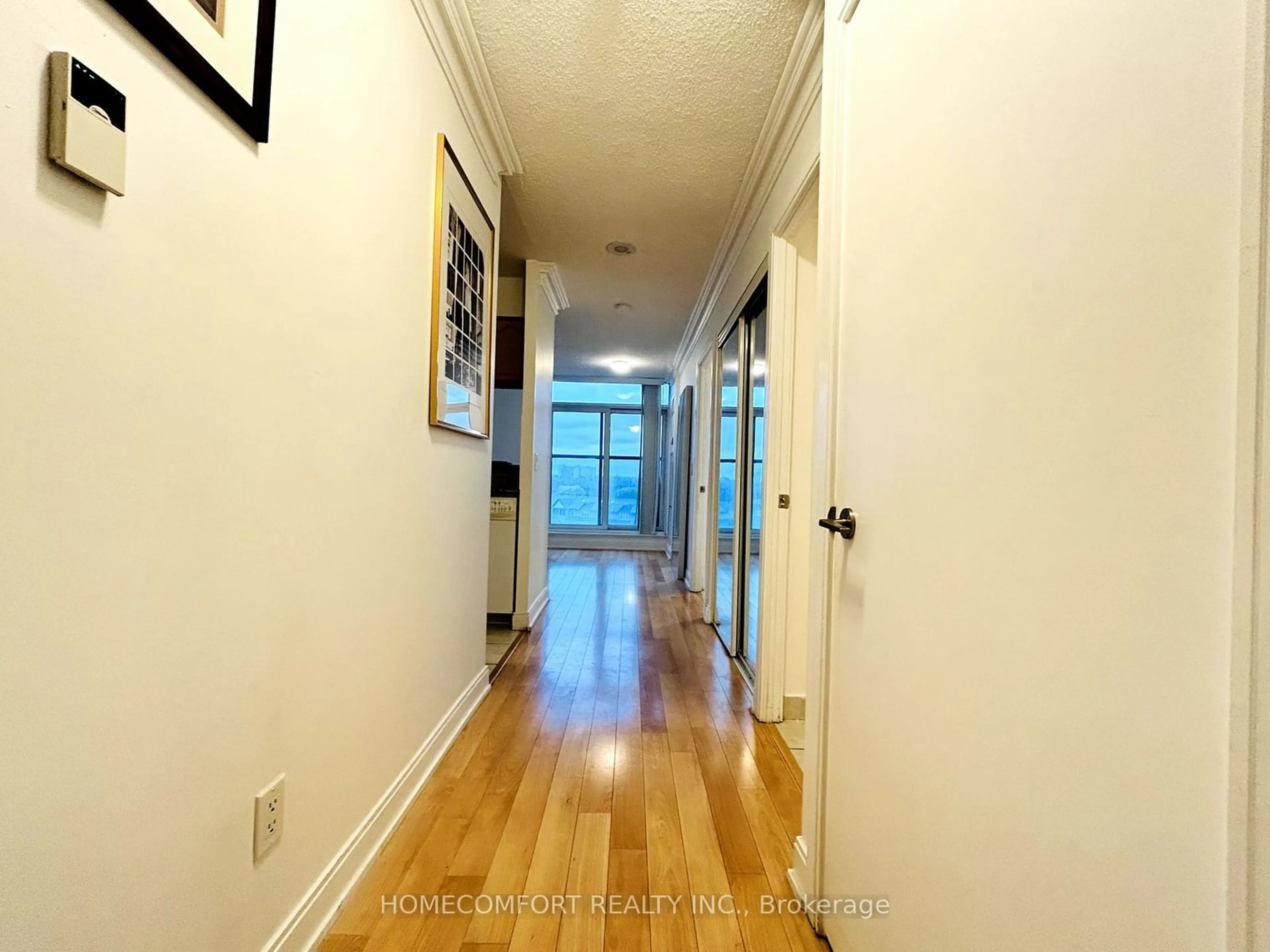 Indoor foyer, wood floors for 238 Bonis Ave #823, Toronto Ontario M1T 3W7