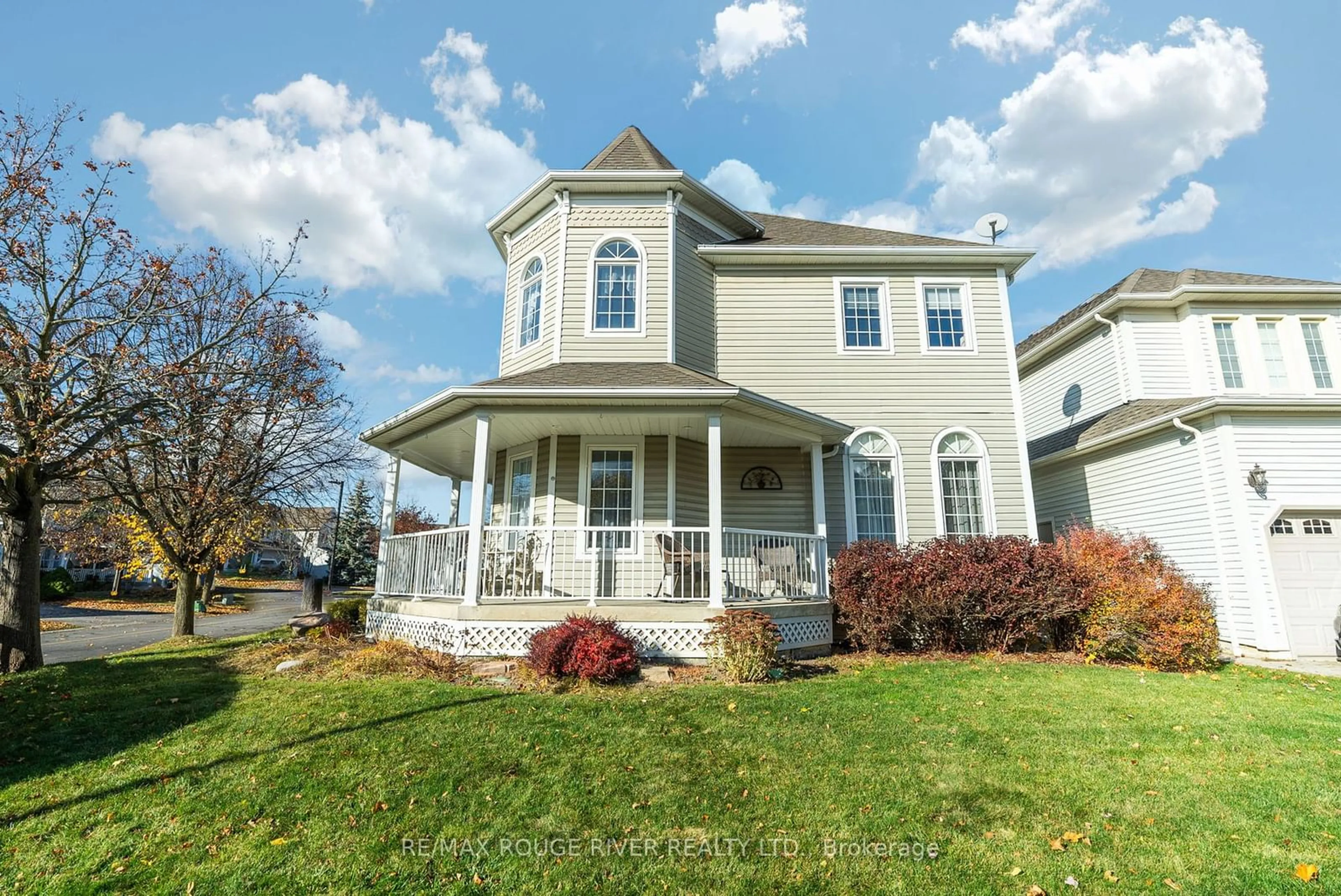 Frontside or backside of a home, cottage for 10 Sawyer Ave, Whitby Ontario L1M 1C7