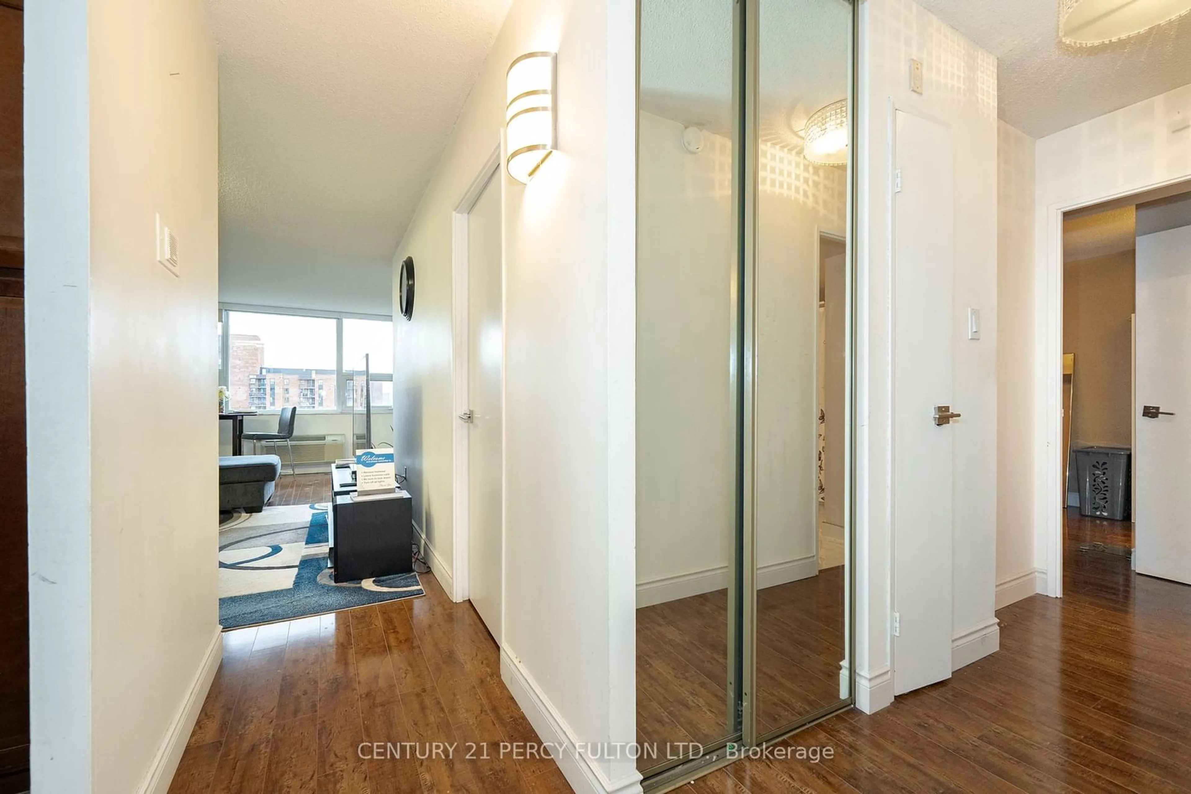 Indoor entryway, wood floors for 121 Ling Rd #1612, Toronto Ontario M1E 4Y2