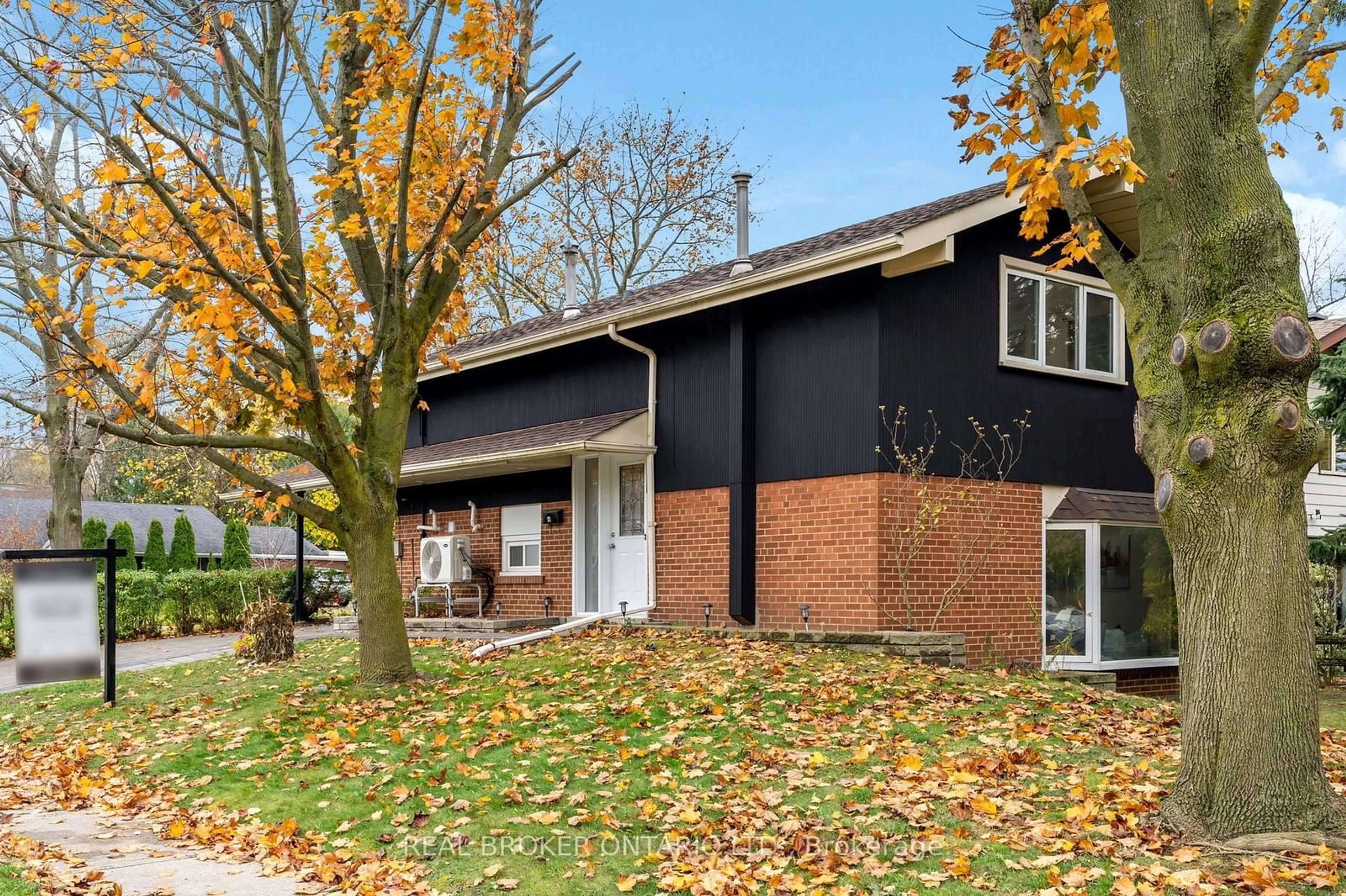 Frontside or backside of a home, cottage for 44 Ladysbridge Dr, Toronto Ontario M1G 3H7