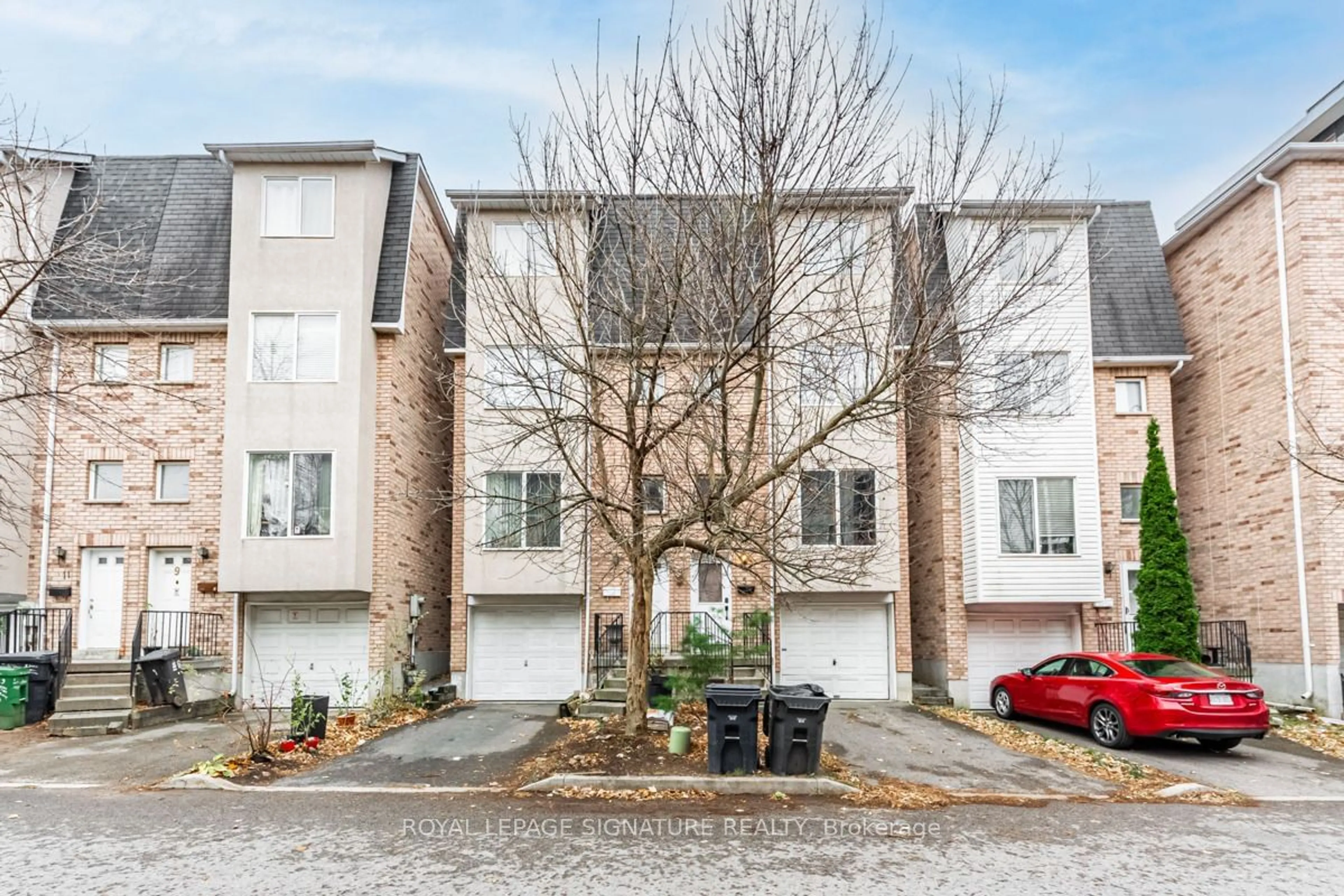 A pic from exterior of the house or condo, the street view for 7 Ice Cream Lane, Toronto Ontario M4C 5T1