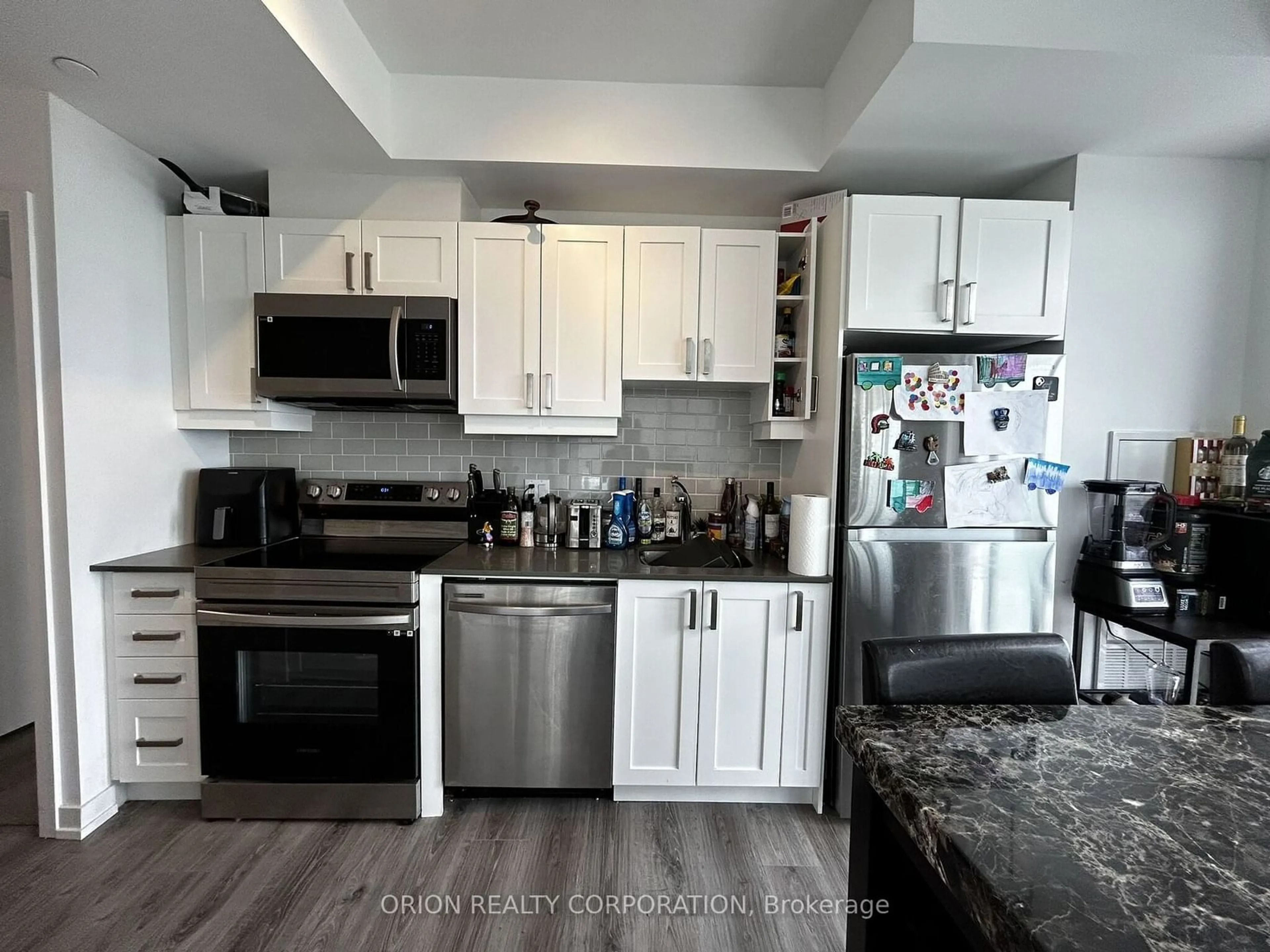 Open concept kitchen for 1480 Bayly St #1514, Pickering Ontario L1W 0B6