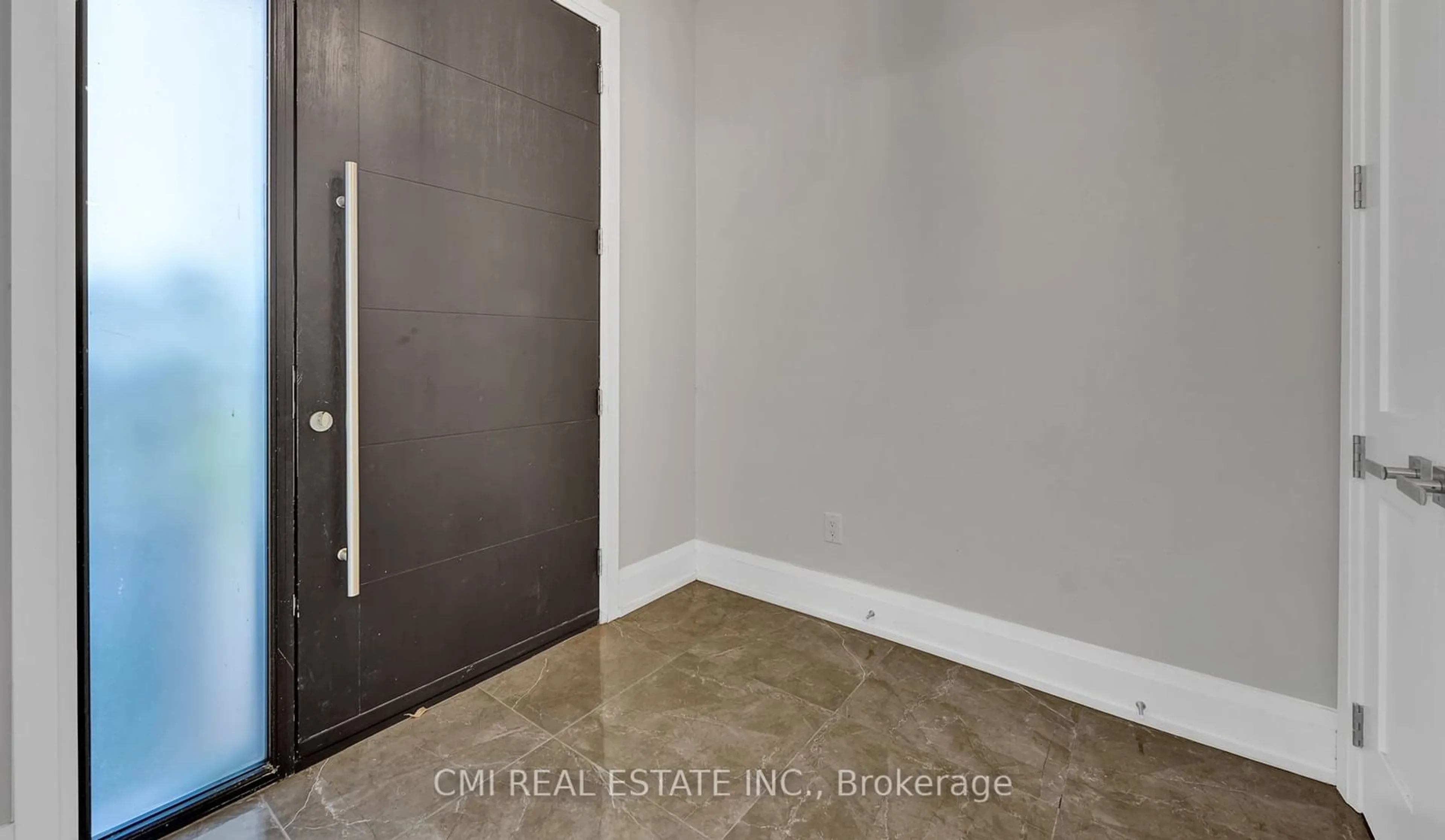 Indoor entryway, cement floor for 75 Kenilworth Ave, Toronto Ontario M4L 3S4