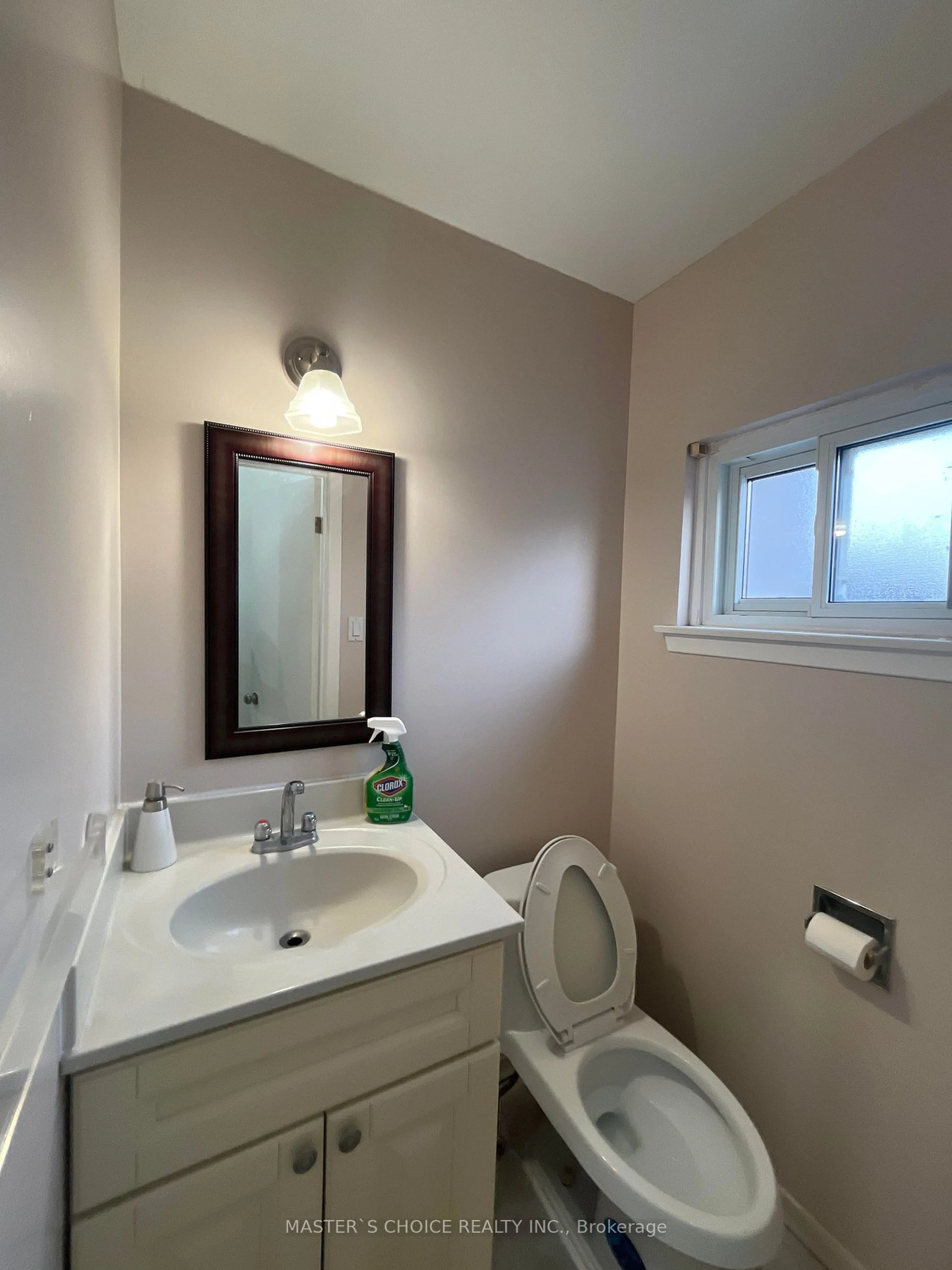 Standard bathroom, unknown floor for 128 Bonis Ave, Toronto Ontario M1T 2V2