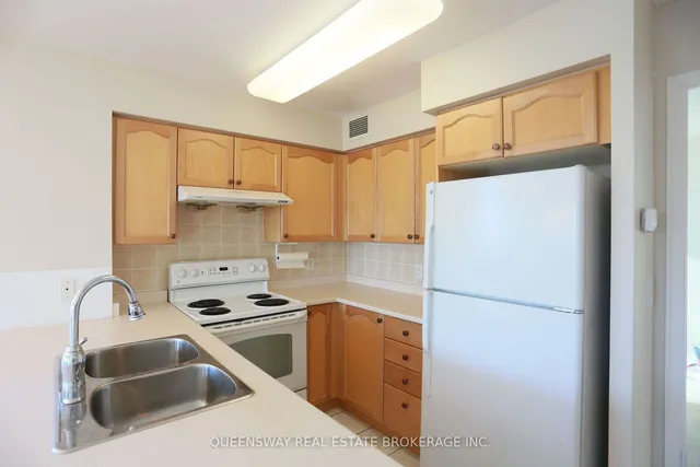 Additional property image - 68 Grangeway Ave Unit 803