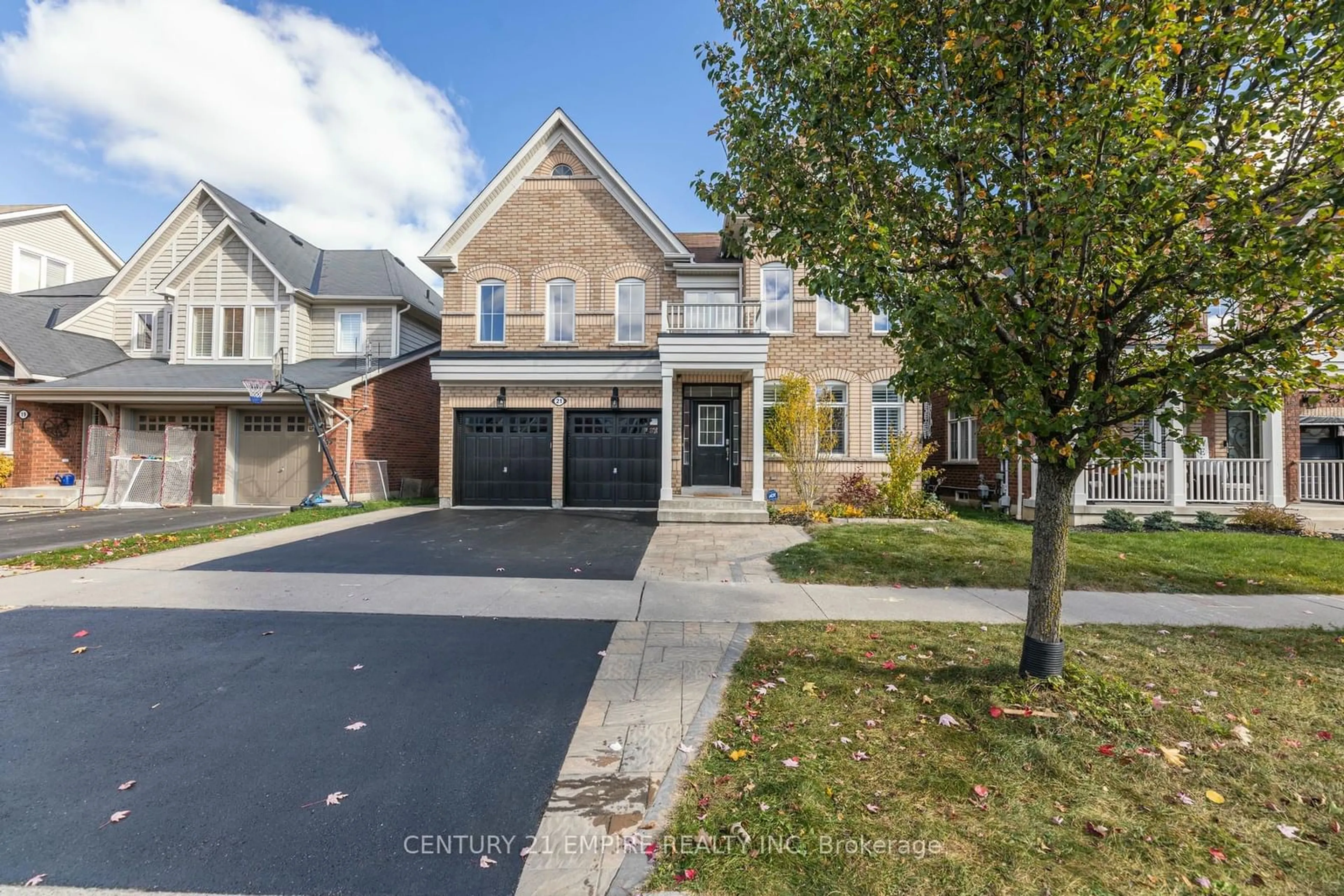 Frontside or backside of a home, the street view for 21 Denbury Crt, Whitby Ontario L1M 2N9