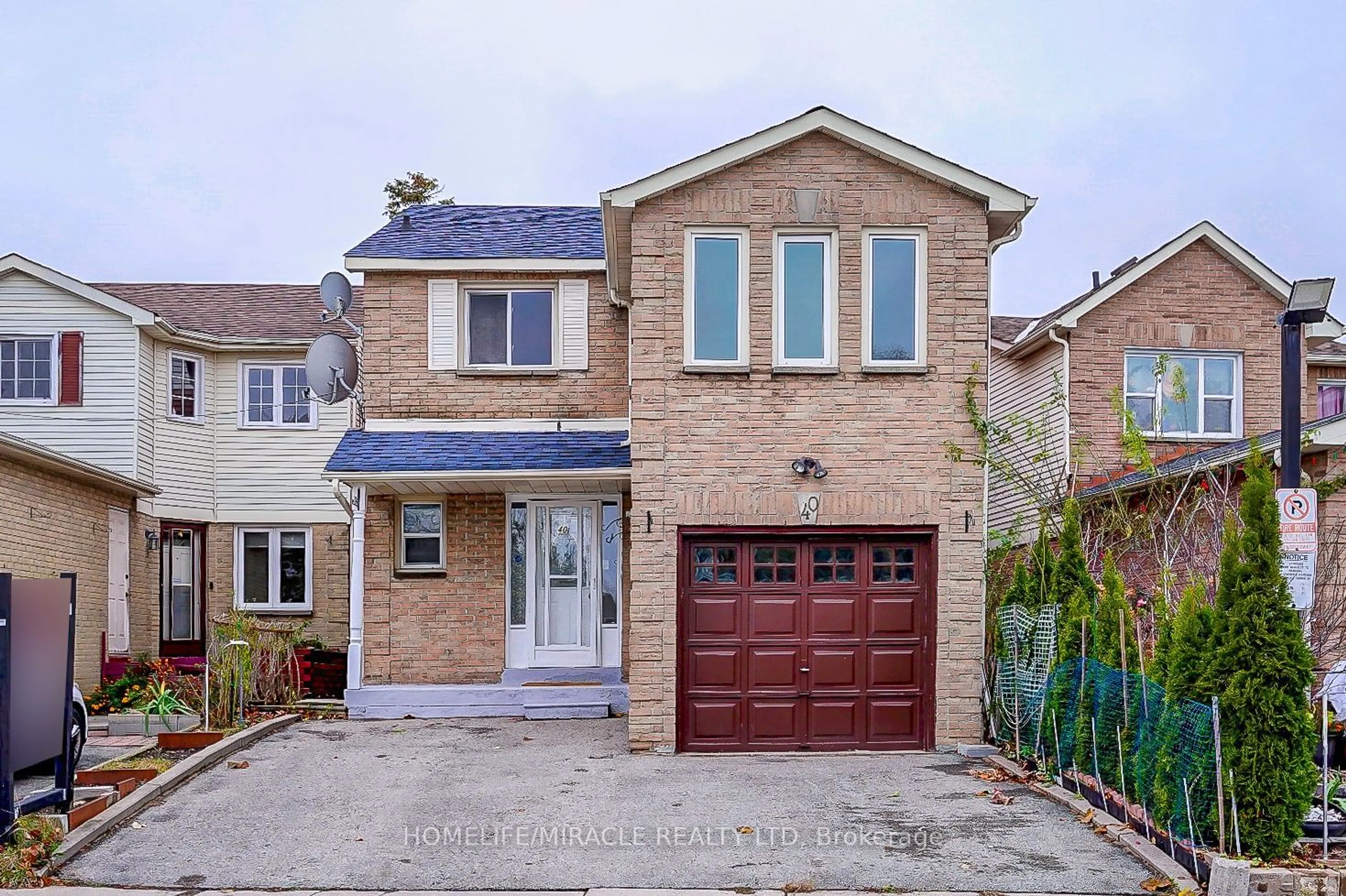 Home with brick exterior material for 40 Whispering Willow Ptwy, Toronto Ontario M1B 4B3