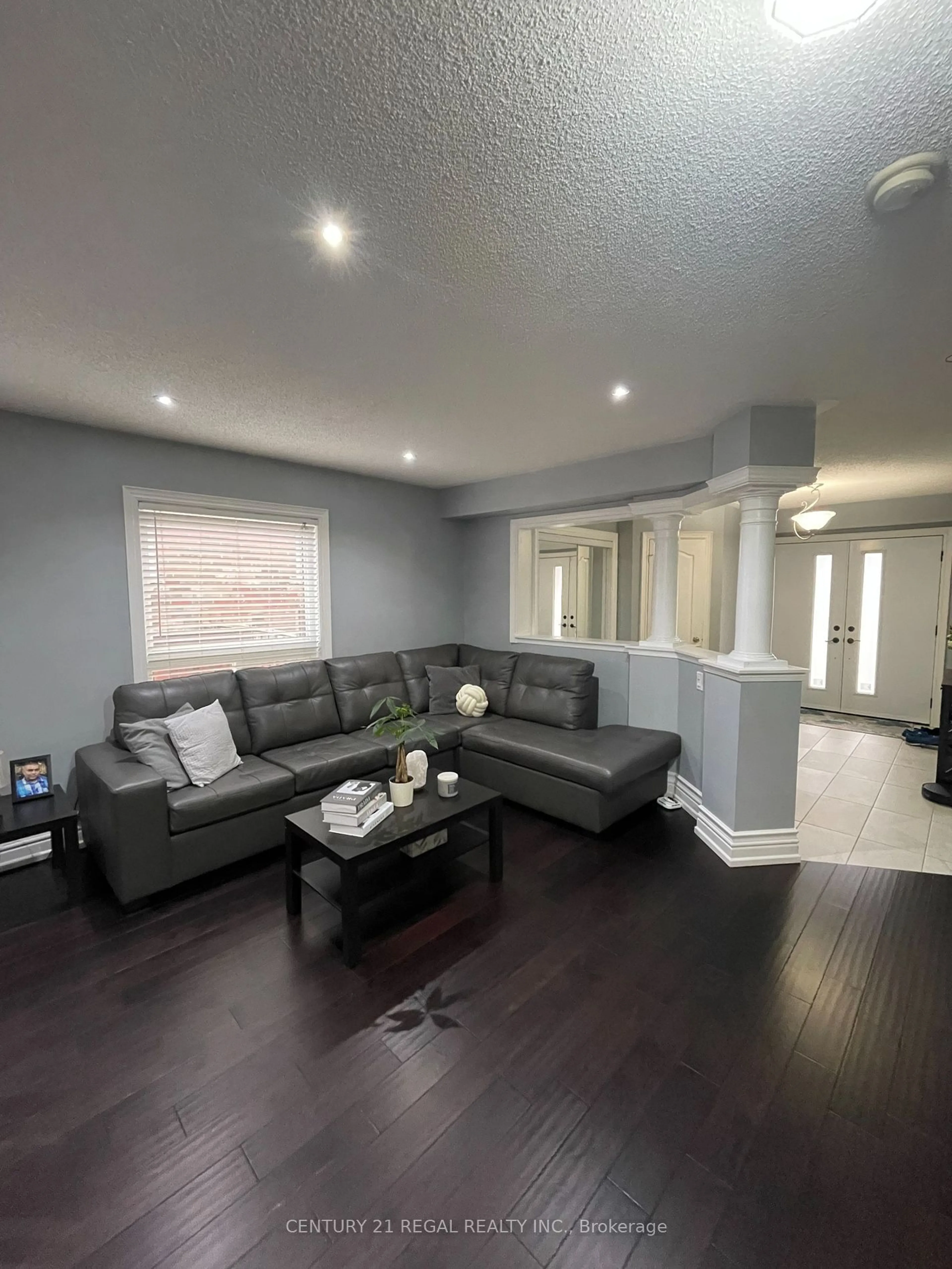 Living room, wood floors for 3265 Country Lane, Whitby Ontario L1P 1T7