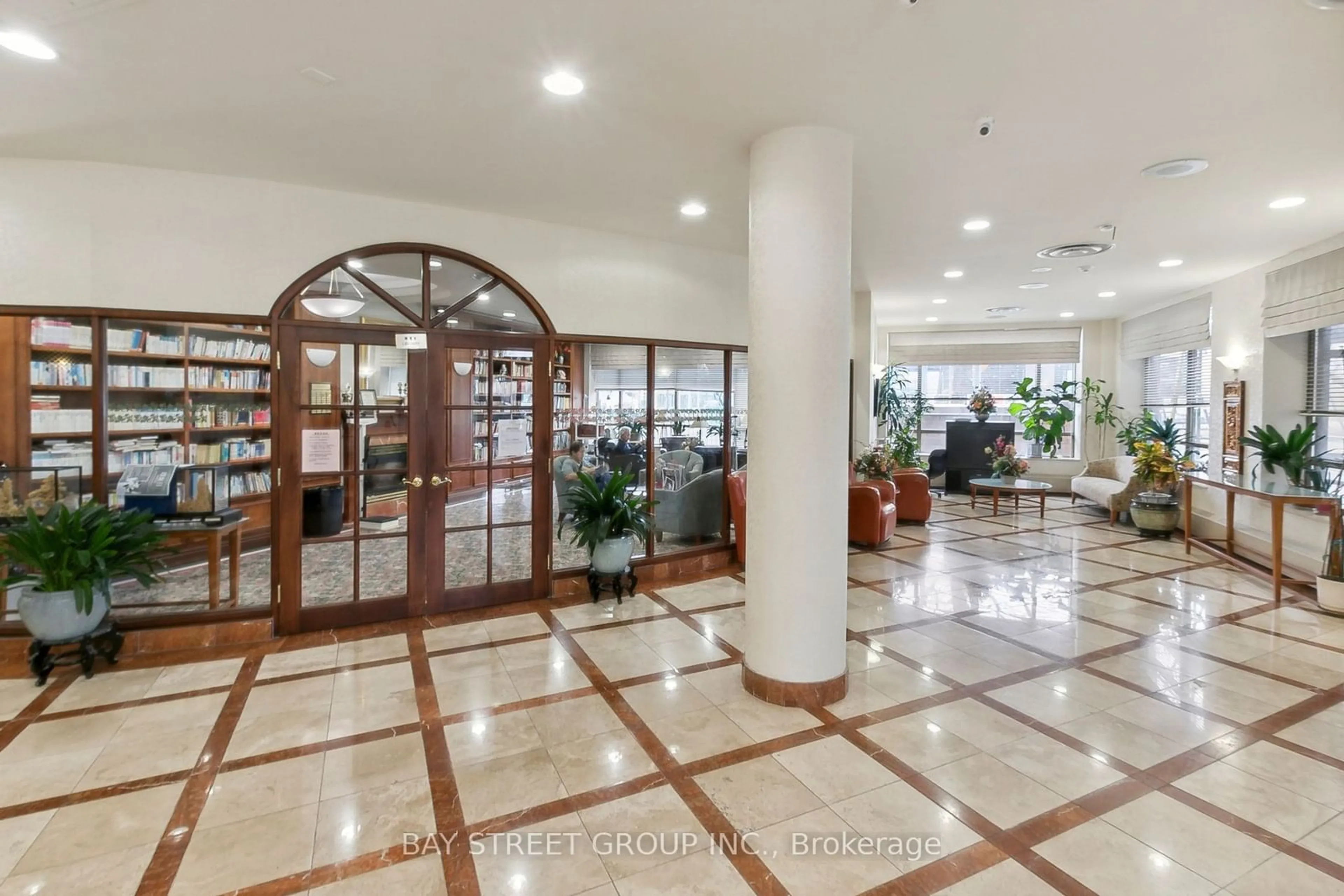 Indoor lobby, ceramic floors for 3088 Kennedy Rd #306, Toronto Ontario M1V 5M4