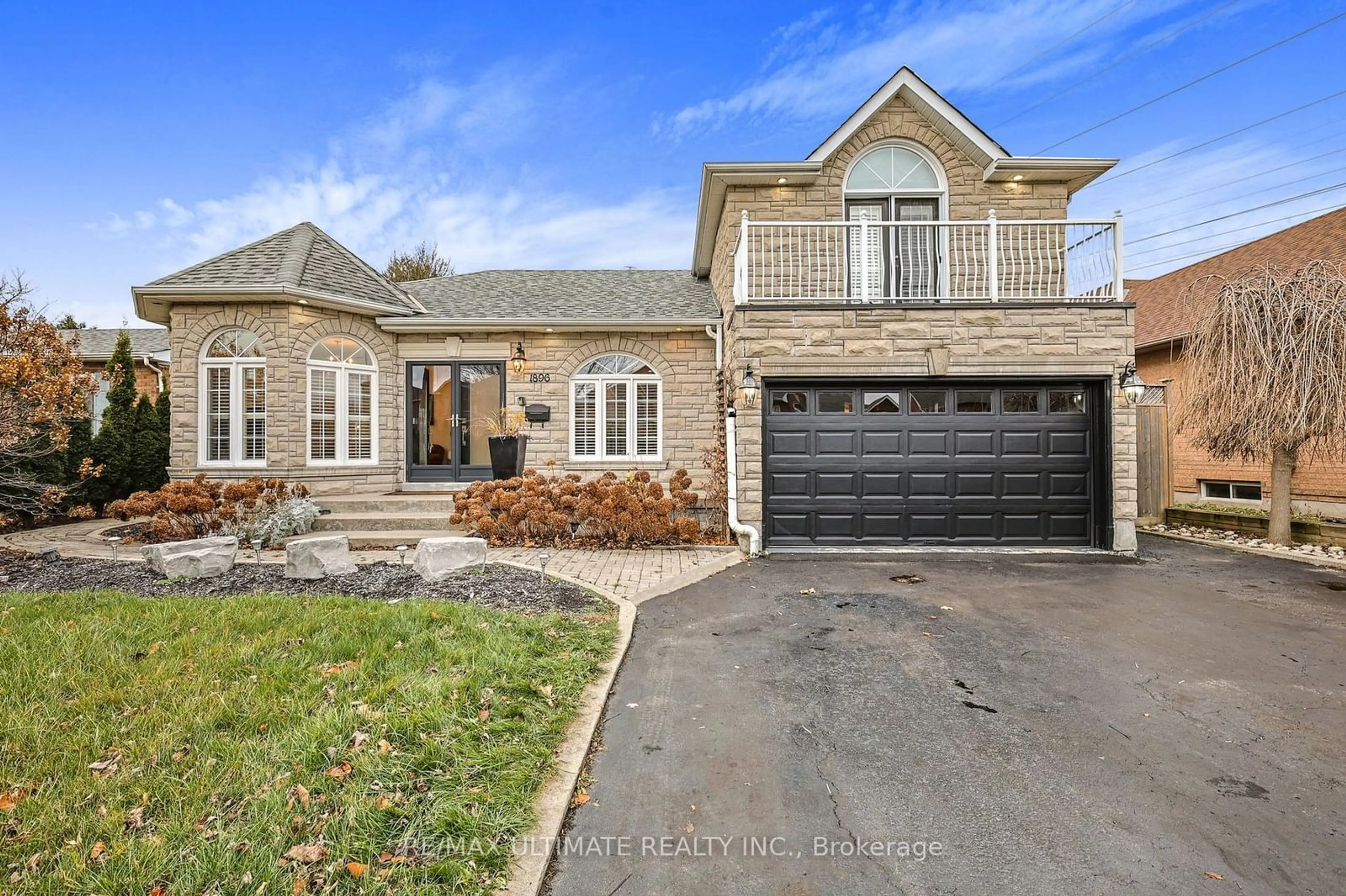 Home with brick exterior material for 1896 Woodview Ave, Pickering Ontario L1V 1L6