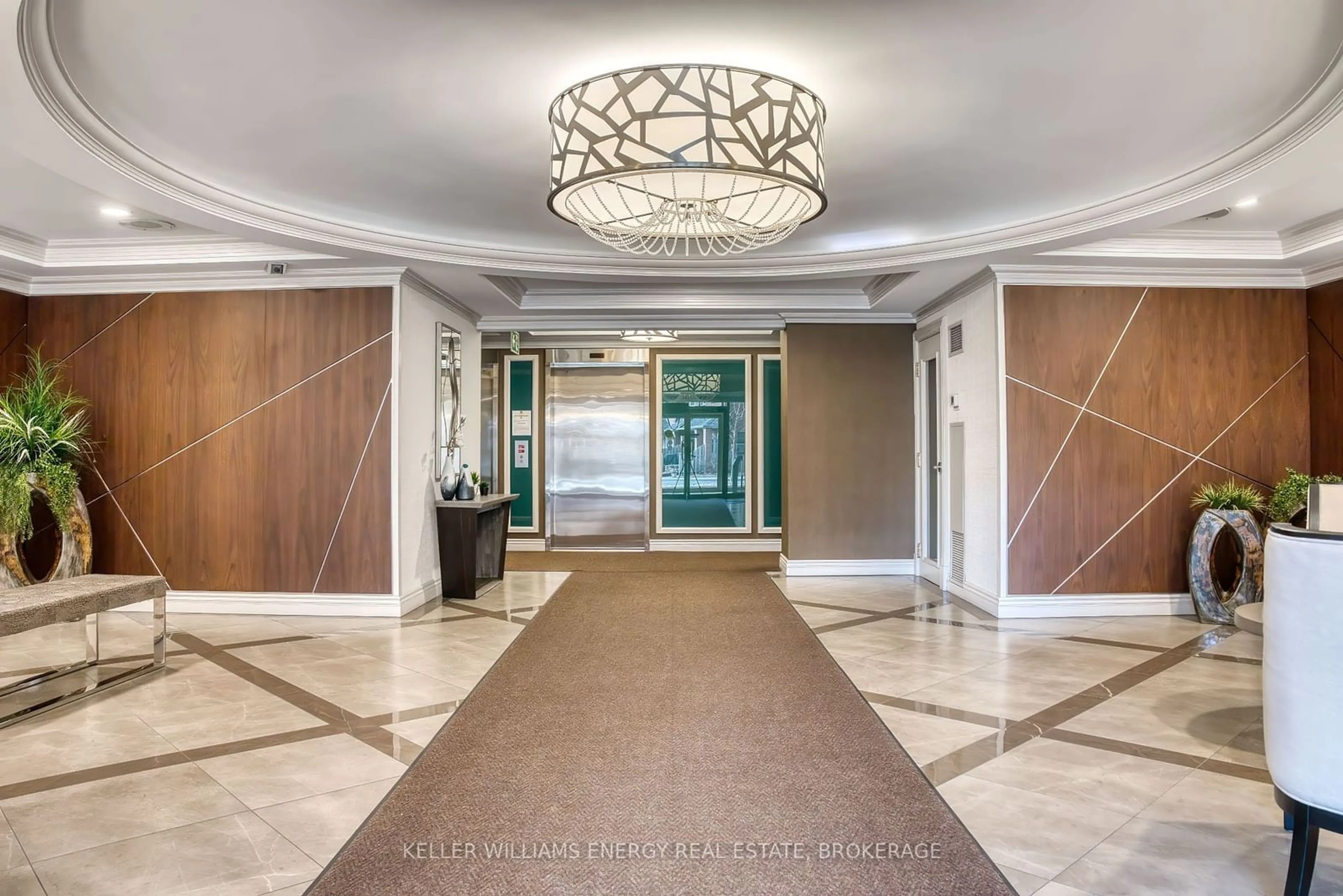 Indoor lobby, wood floors for 1000 The Esplanade St #103, Pickering Ontario L1V 6V4