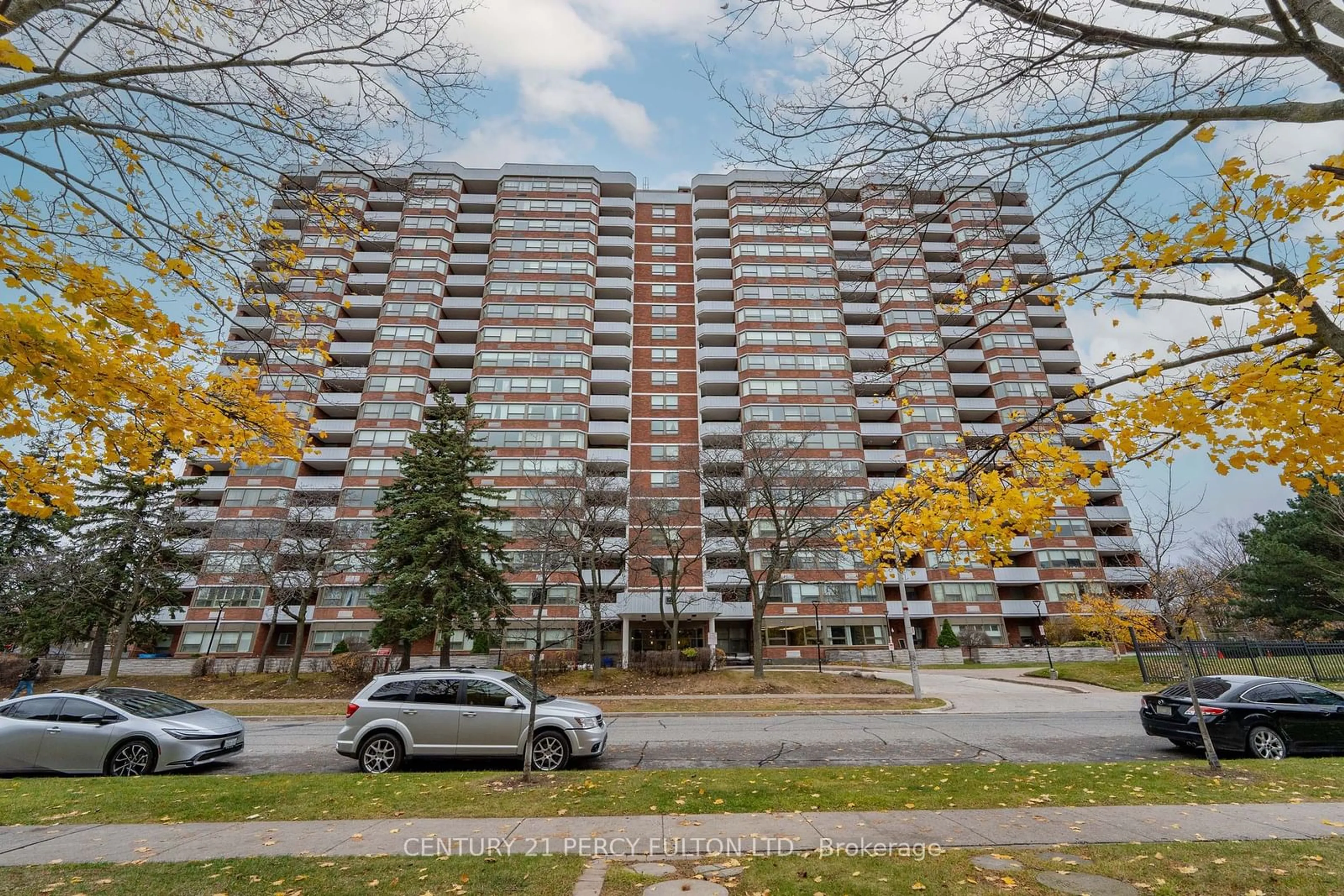 A pic from exterior of the house or condo, the front or back of building for 121 Ling Rd #1403, Toronto Ontario M1E 4Y2