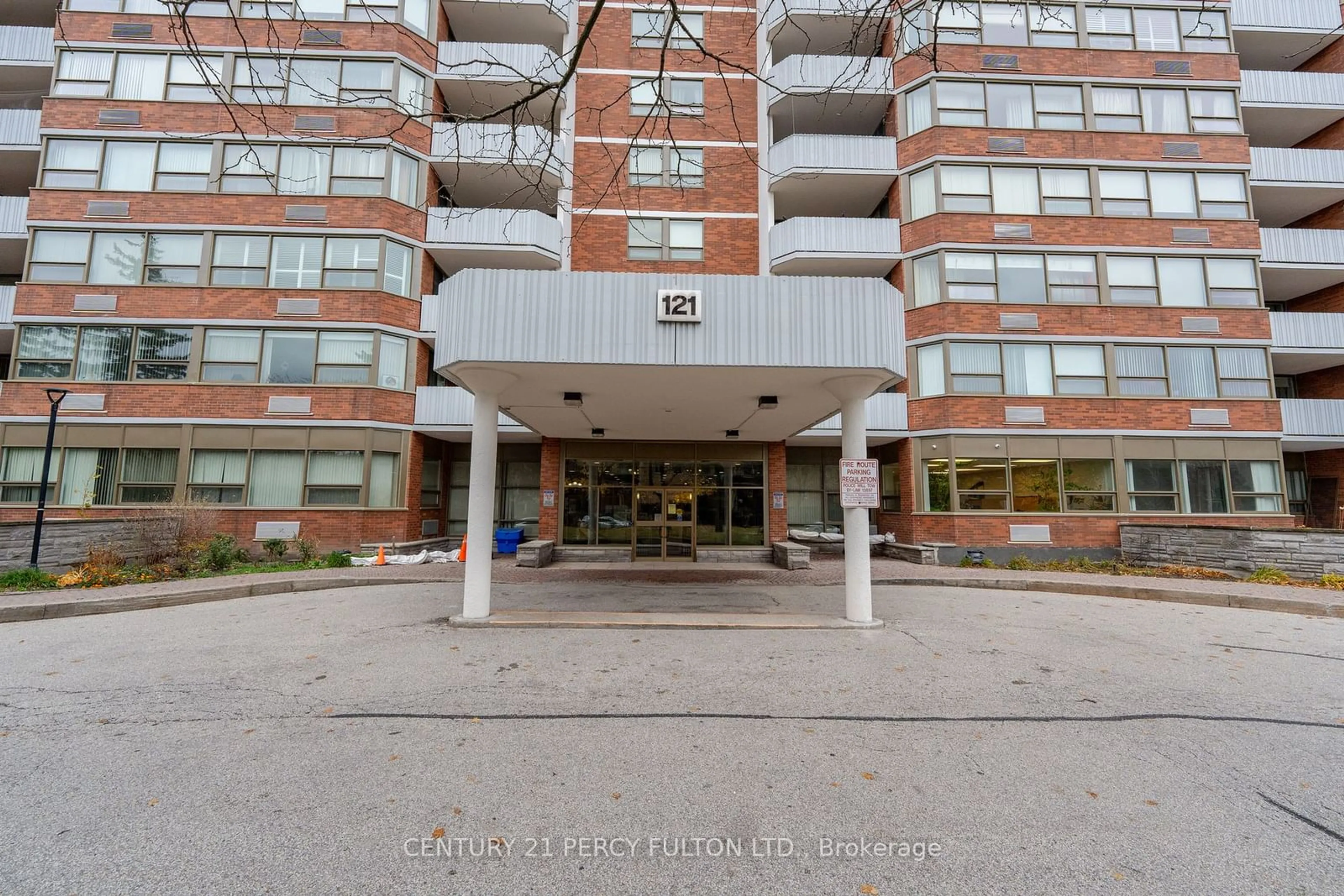 A pic from exterior of the house or condo, the front or back of building for 121 Ling Rd #1403, Toronto Ontario M1E 4Y2