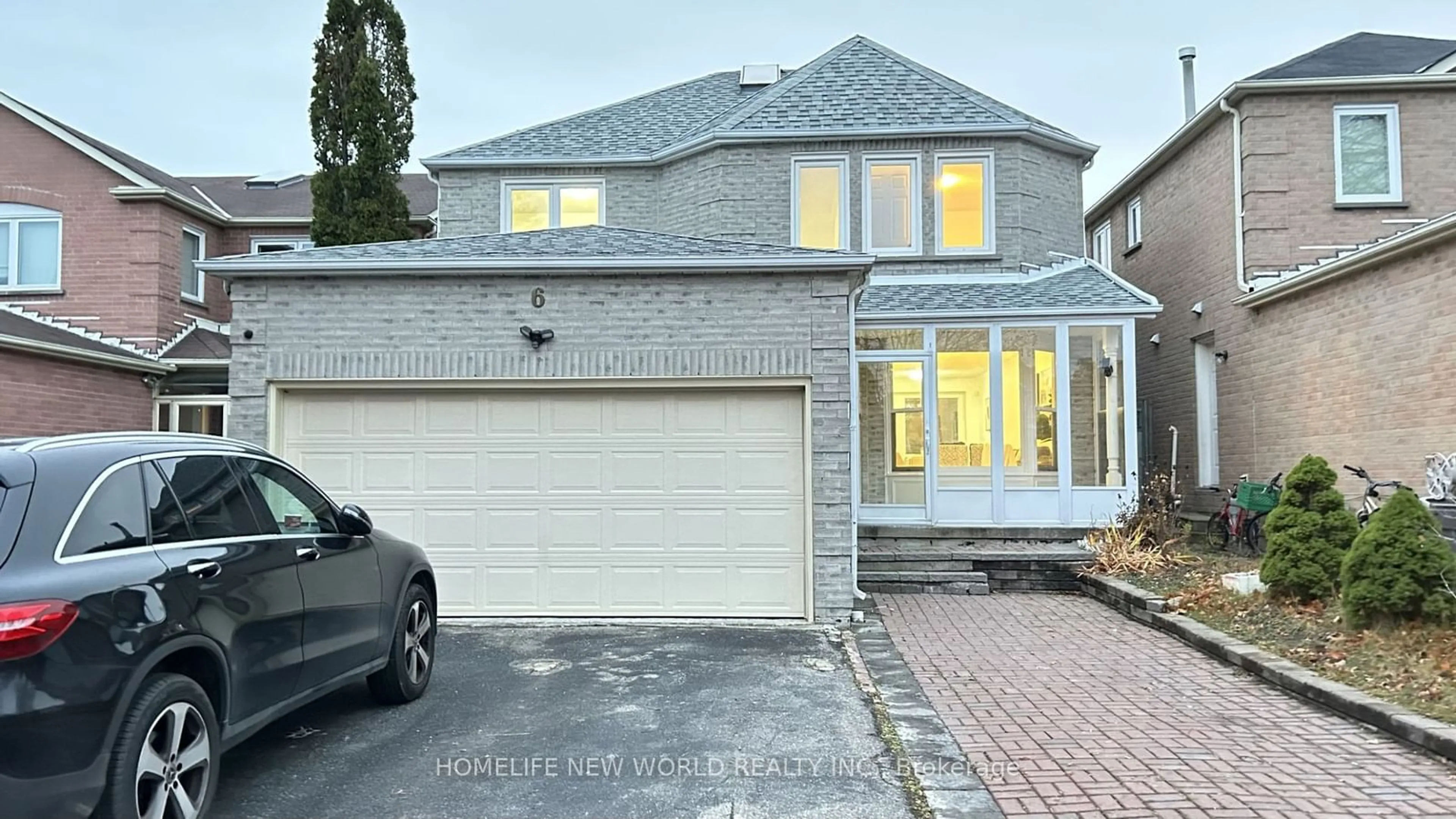 Frontside or backside of a home, the street view for 6 Shallowford Crt, Toronto Ontario M1V 4R4