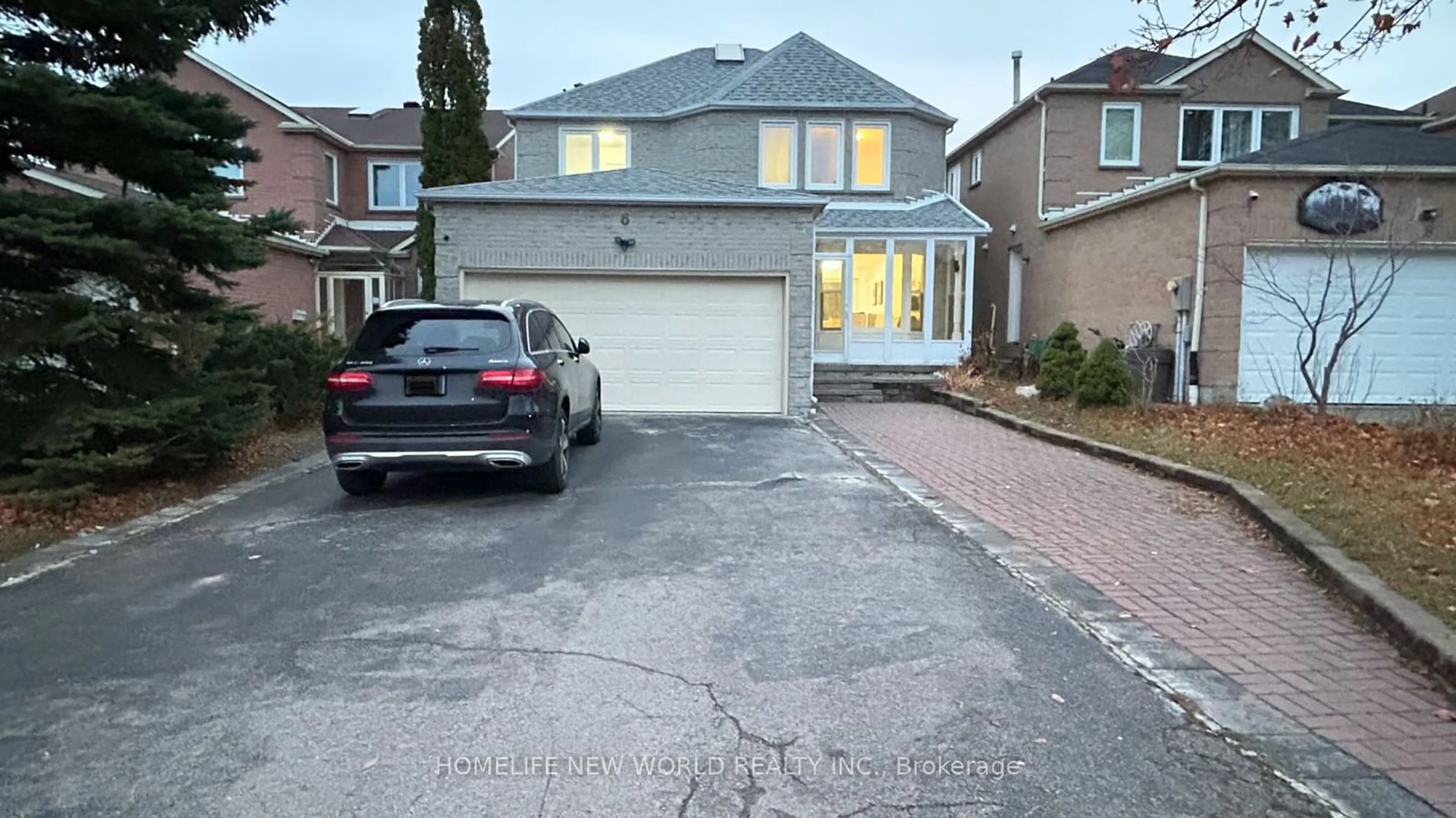 Frontside or backside of a home, the street view for 6 Shallowford Crt, Toronto Ontario M1V 4R4