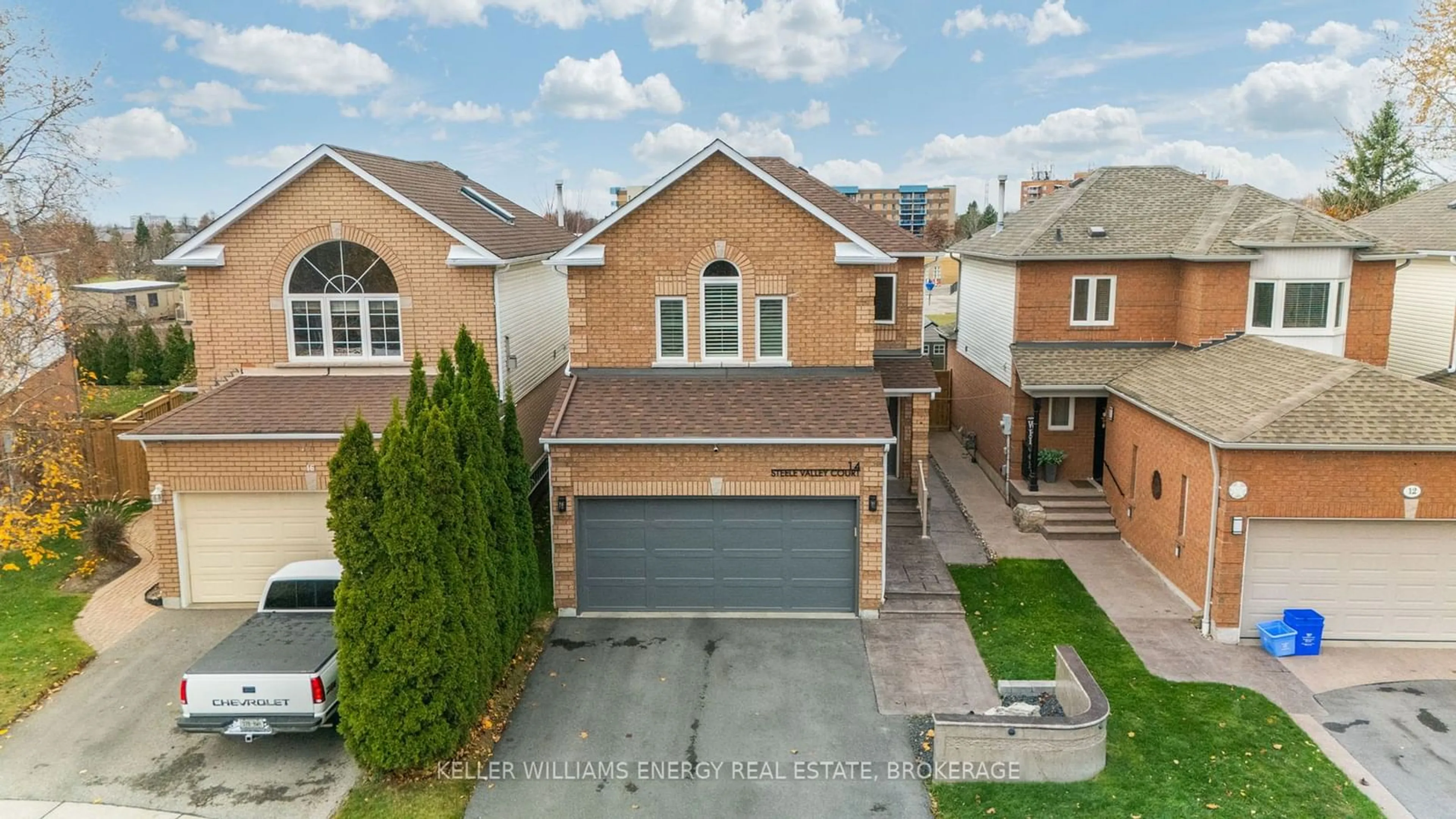 Frontside or backside of a home, the street view for 14 Steele Valley Crt, Whitby Ontario L1R 2M4