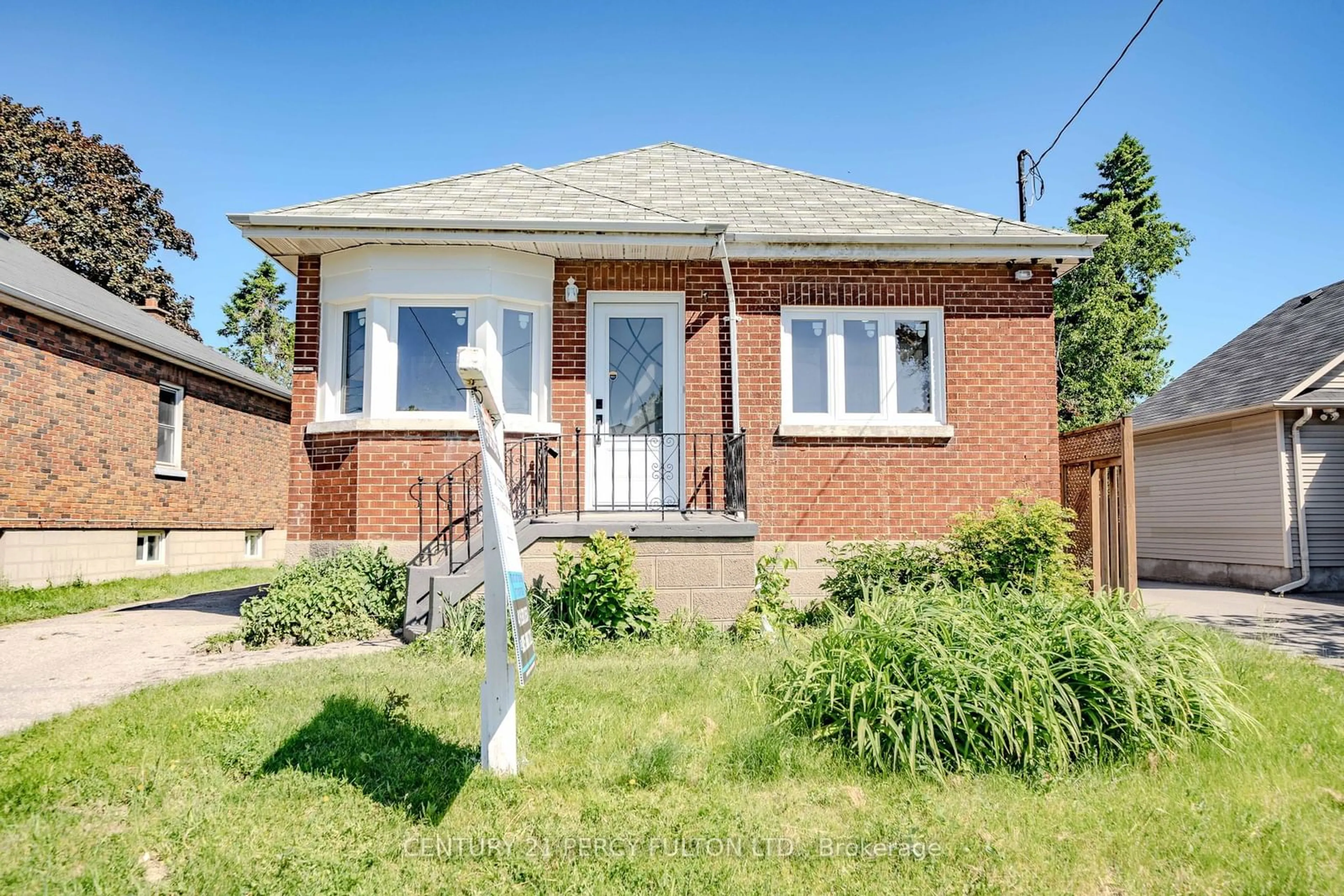 Frontside or backside of a home, cottage for 250 Mcnaughton Ave, Oshawa Ontario L1H 3B6