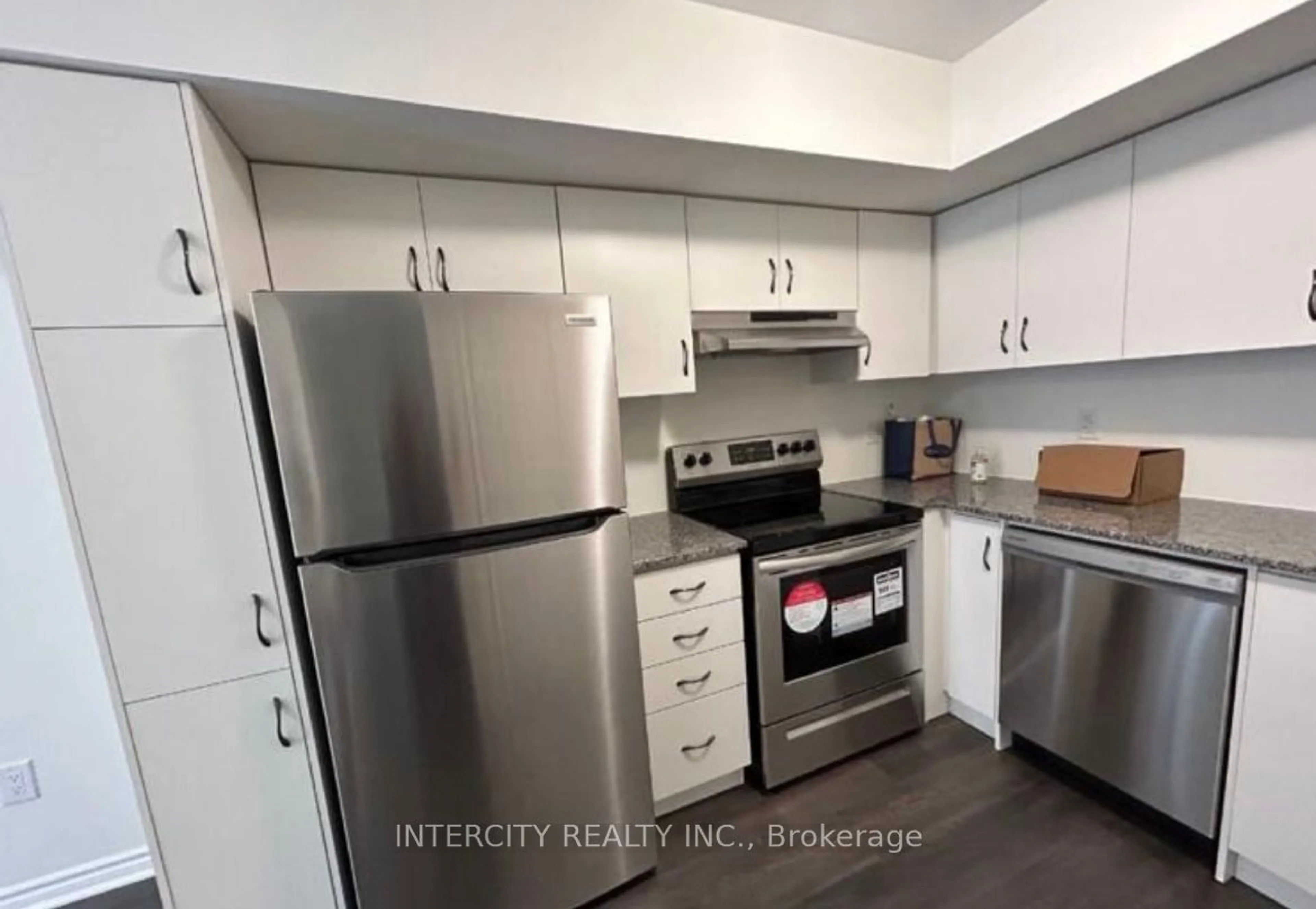 Standard kitchen for 2787 Eglinton Ave #319, Toronto Ontario M1J 0B2