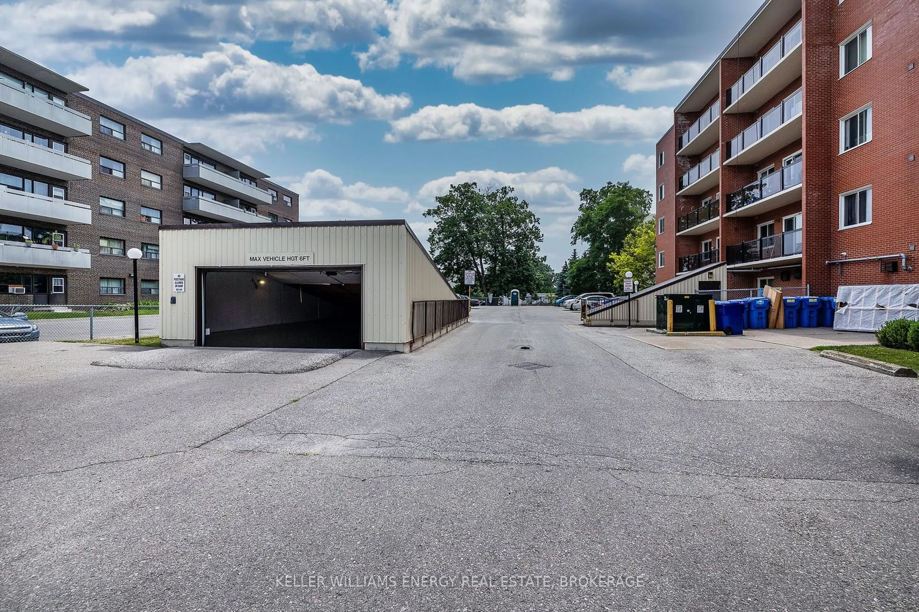 Parking for 131 Taunton Rd #207, Oshawa Ontario L1G 3T8