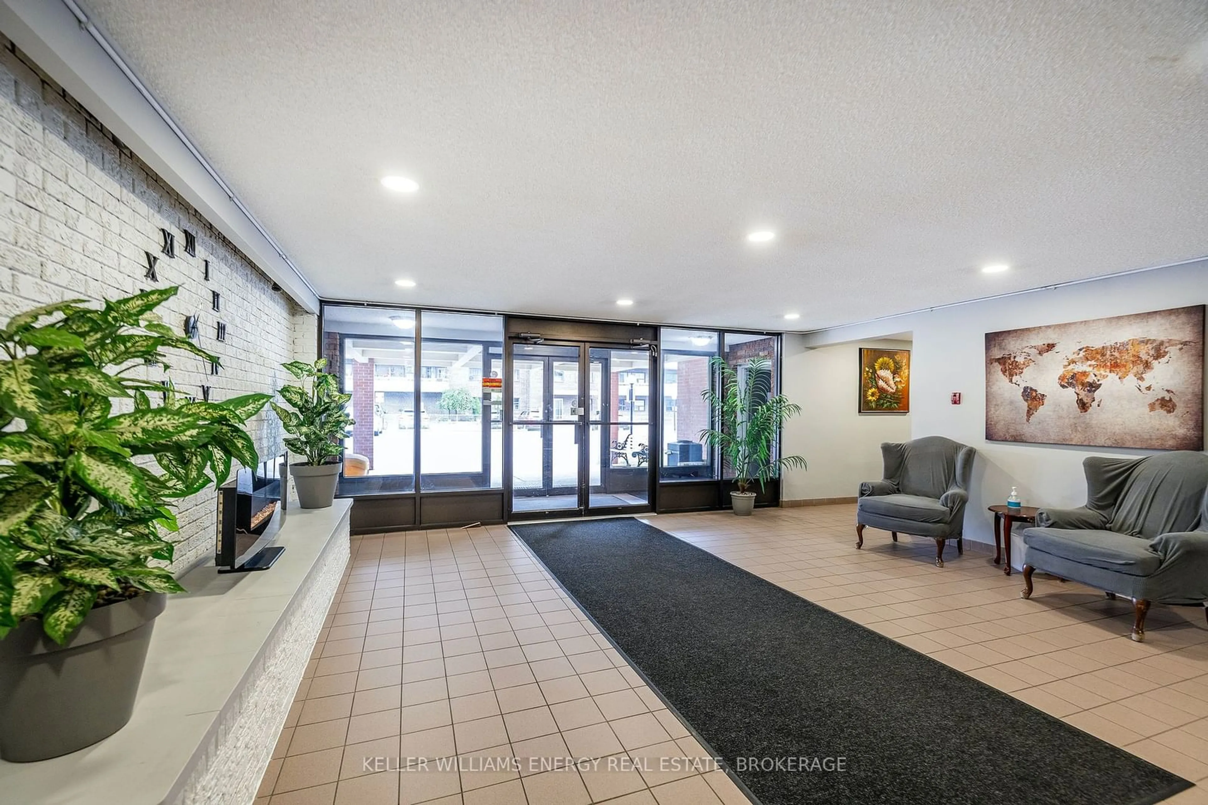 Indoor lobby, unknown floor for 131 Taunton Rd #207, Oshawa Ontario L1G 3T8