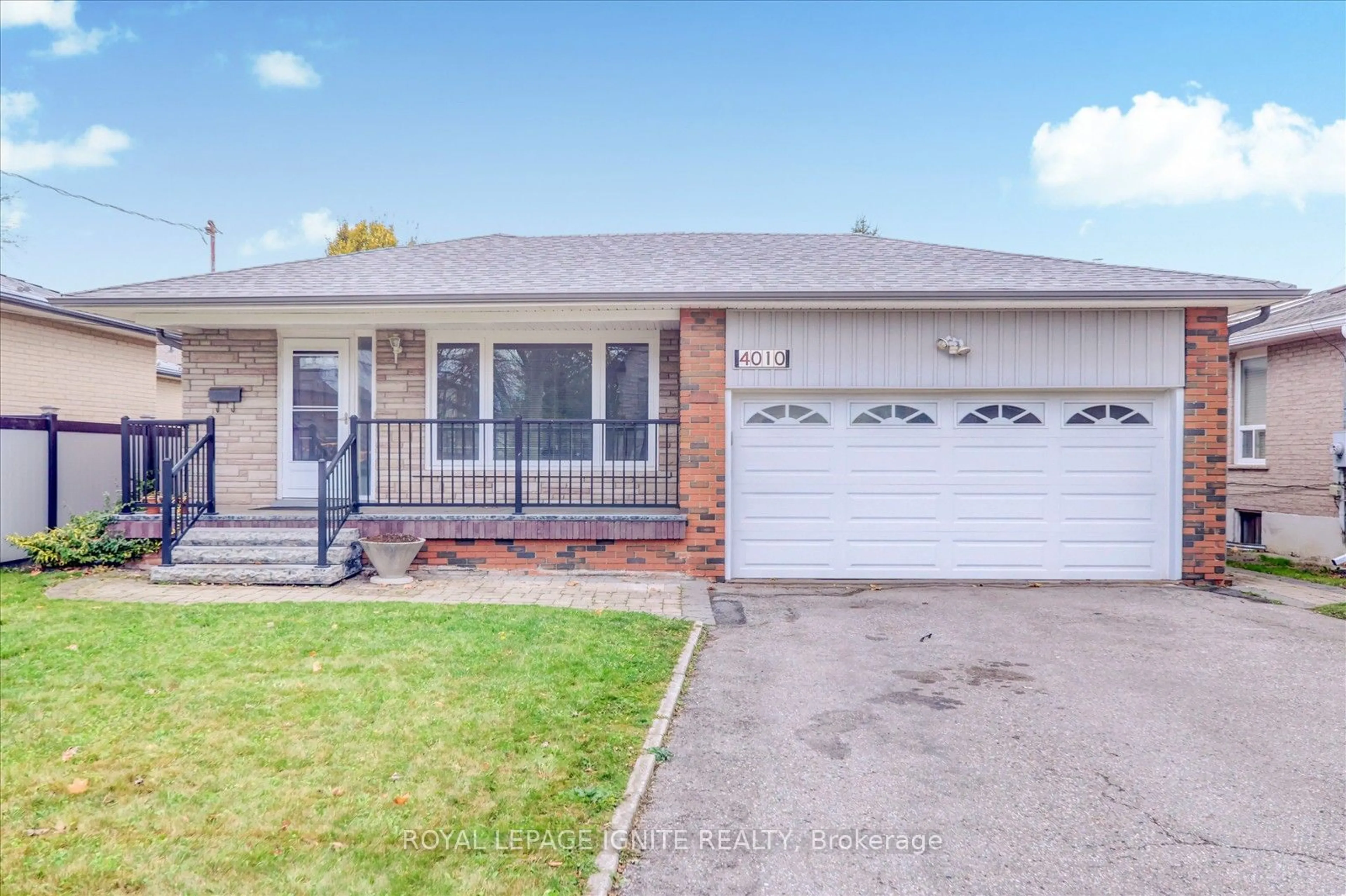 Frontside or backside of a home, the street view for 4010 Ellesmere Rd, Toronto Ontario M1C 1J2