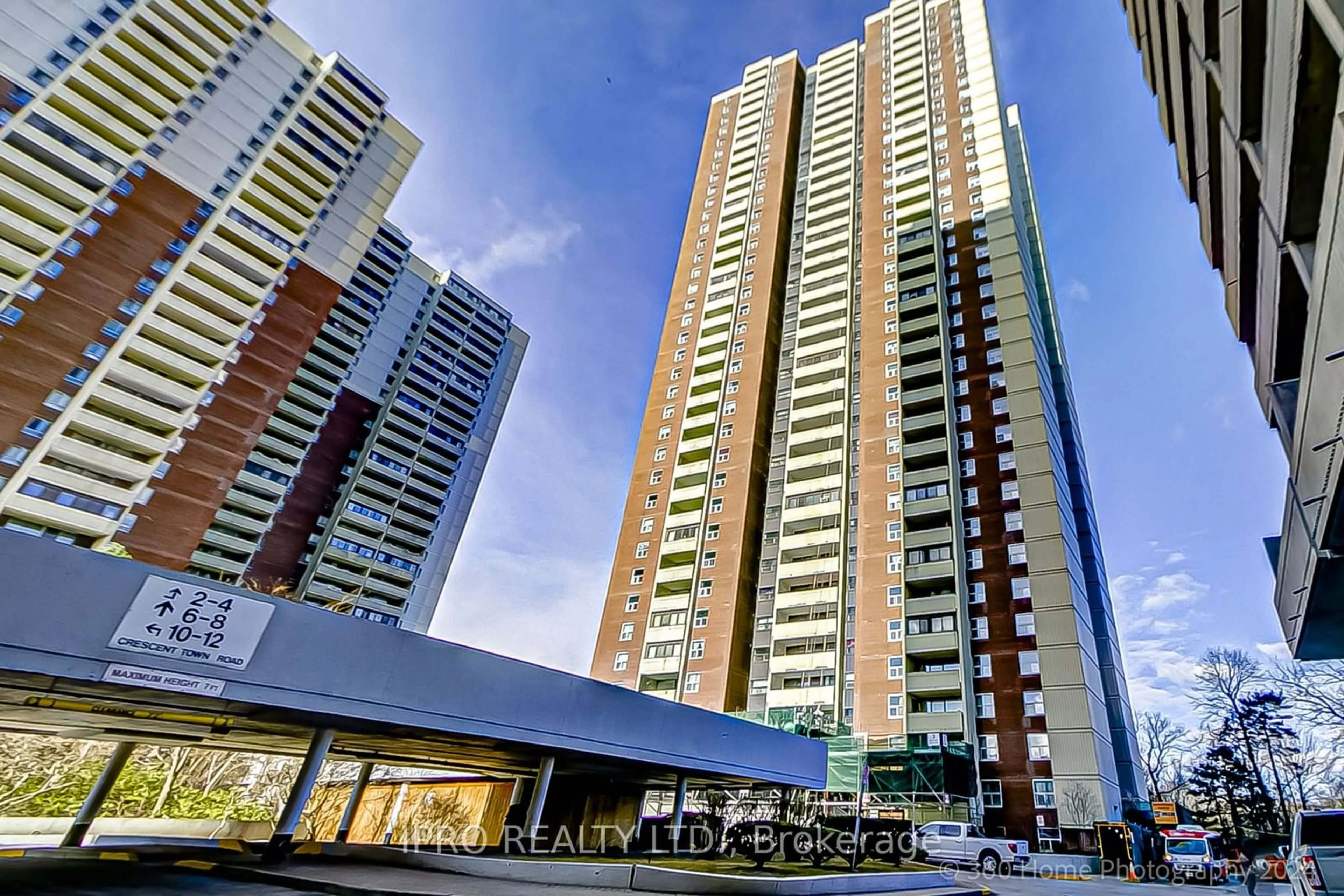 Indoor foyer for 3 Massey Sq #2901, Toronto Ontario M4C 5L5