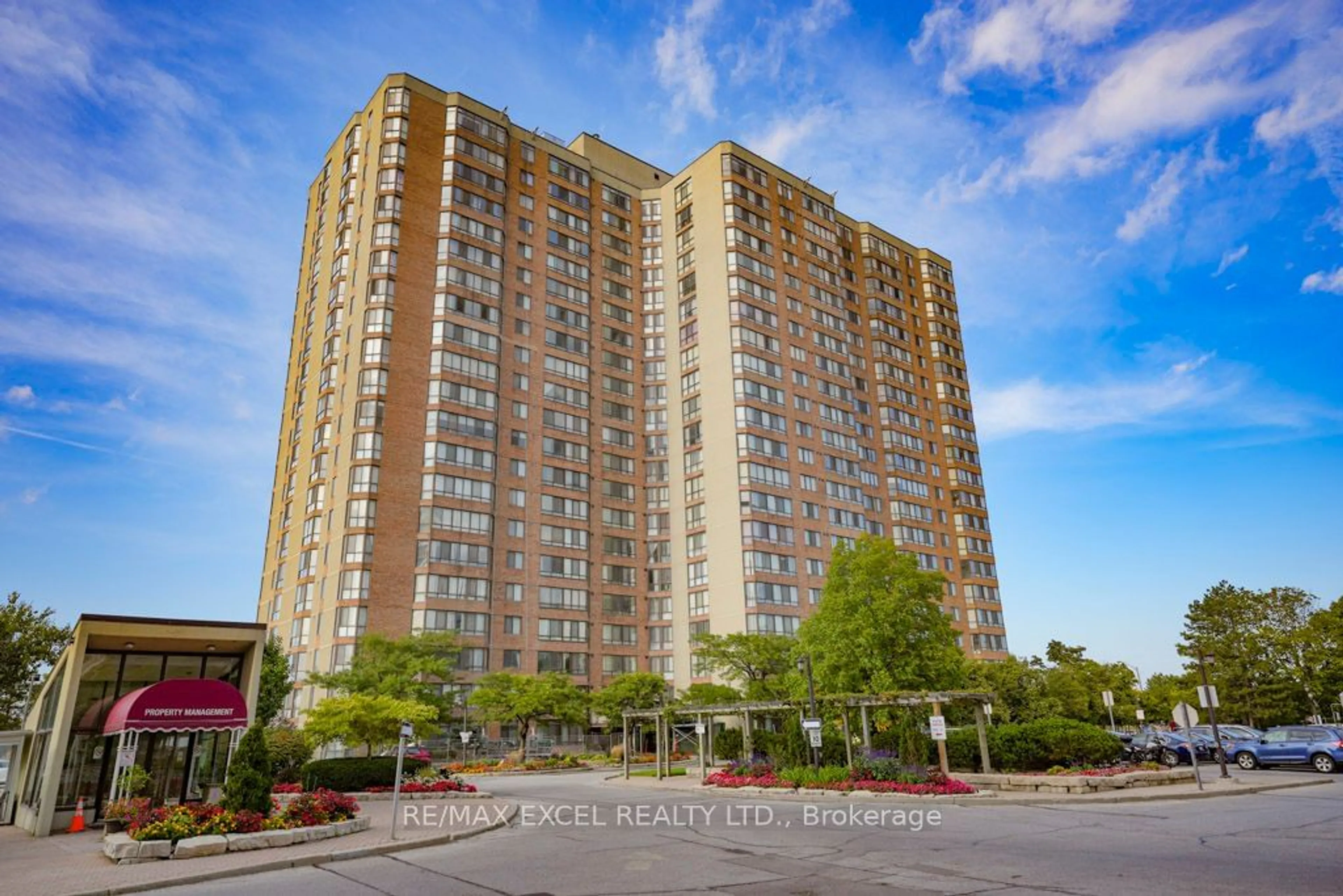 A pic from exterior of the house or condo, the front or back of building for 75 Bamburgh Circ #915, Toronto Ontario M1W 3W1