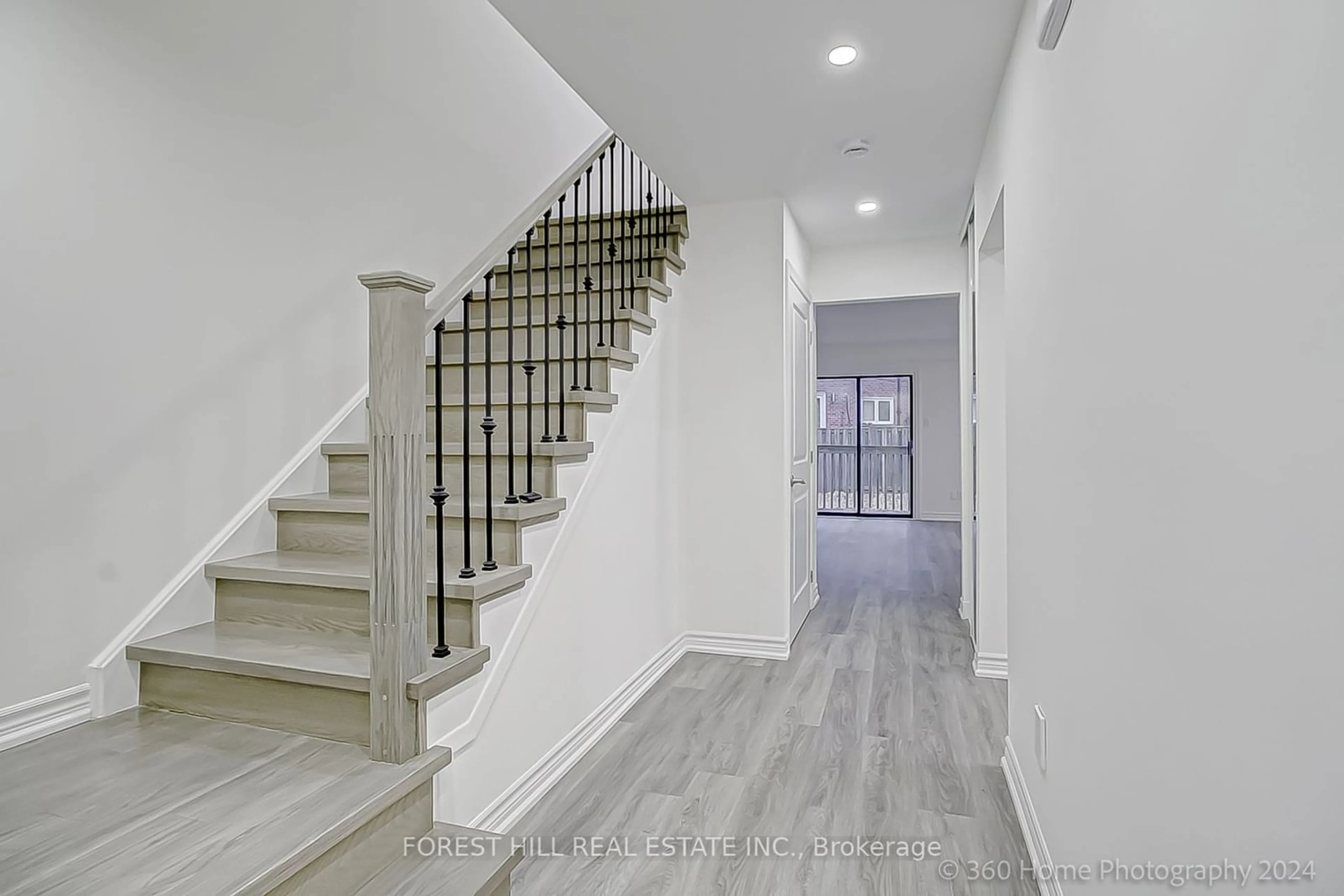 Indoor entryway, wood floors for 55 Plumbrook Cres, Toronto Ontario M1S 3Z9