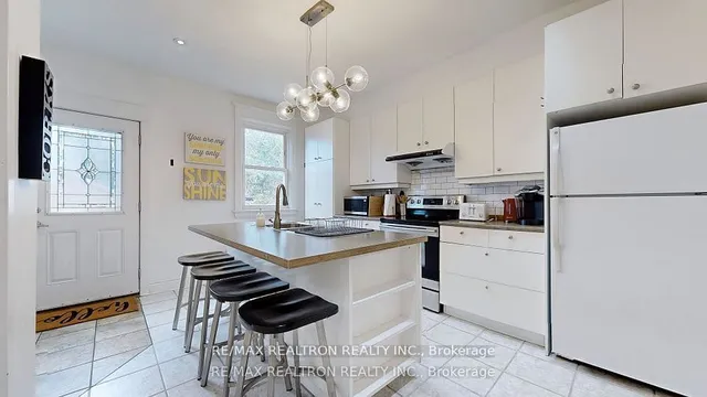 Additional property image - 12 Lark St