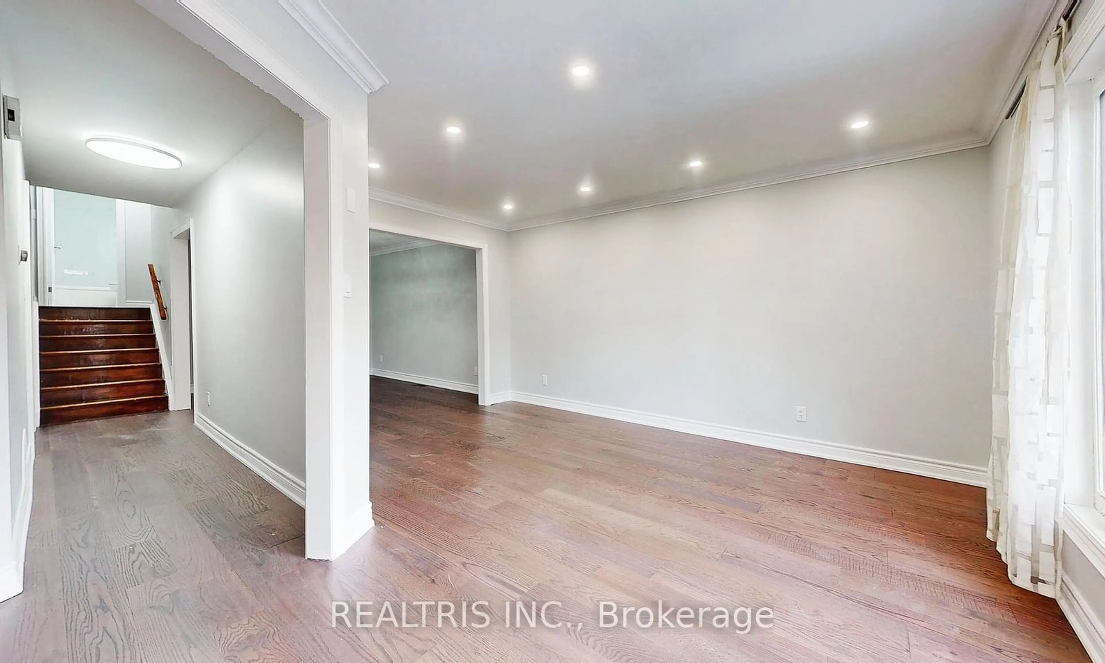 A pic of a room, wood floors for 113 Bassett Blvd, Whitby Ontario L1N 7W9