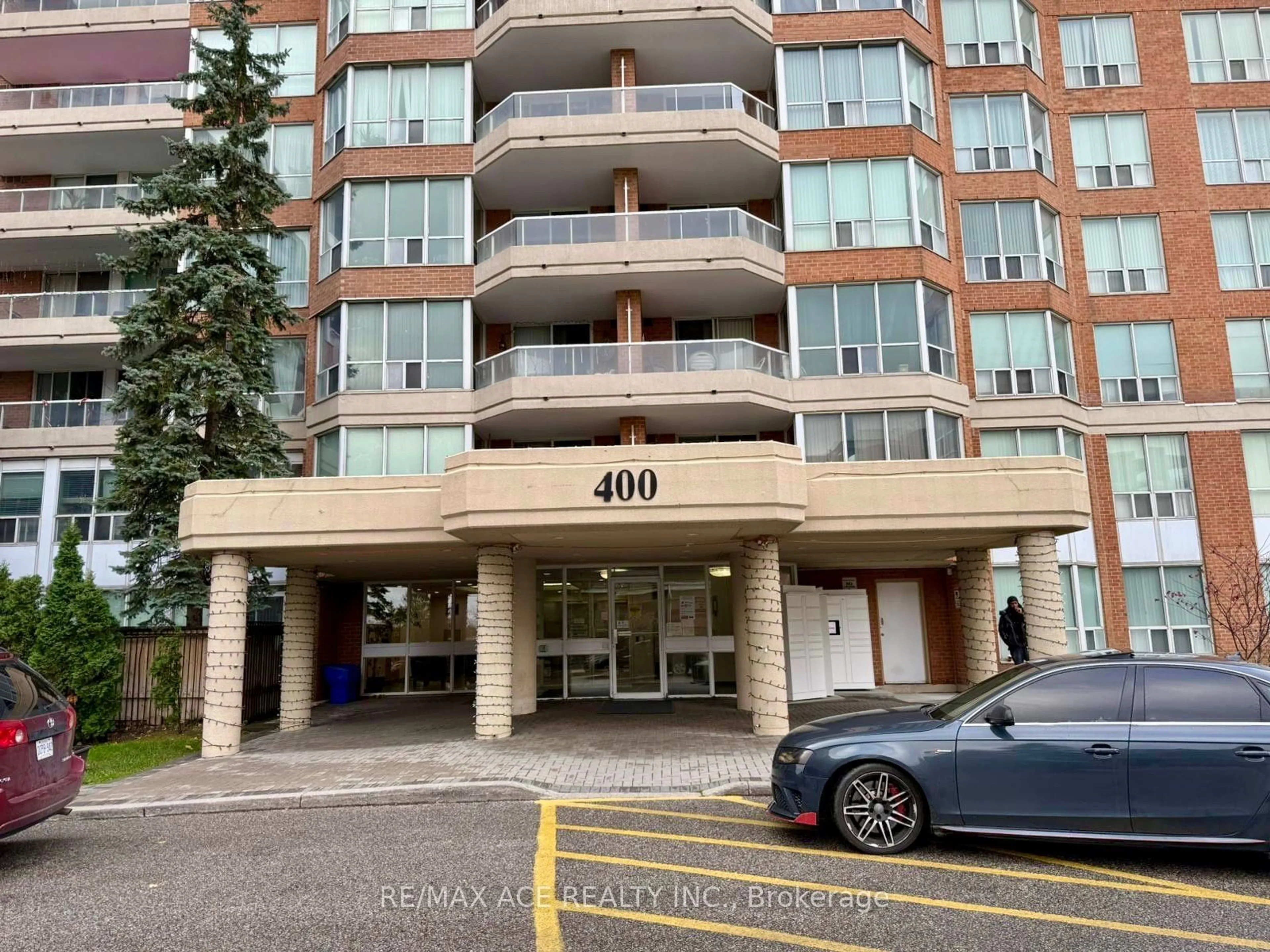 A pic from exterior of the house or condo, the front or back of building for 400 Mclevin Ave #1710, Toronto Ontario M1B 5J4