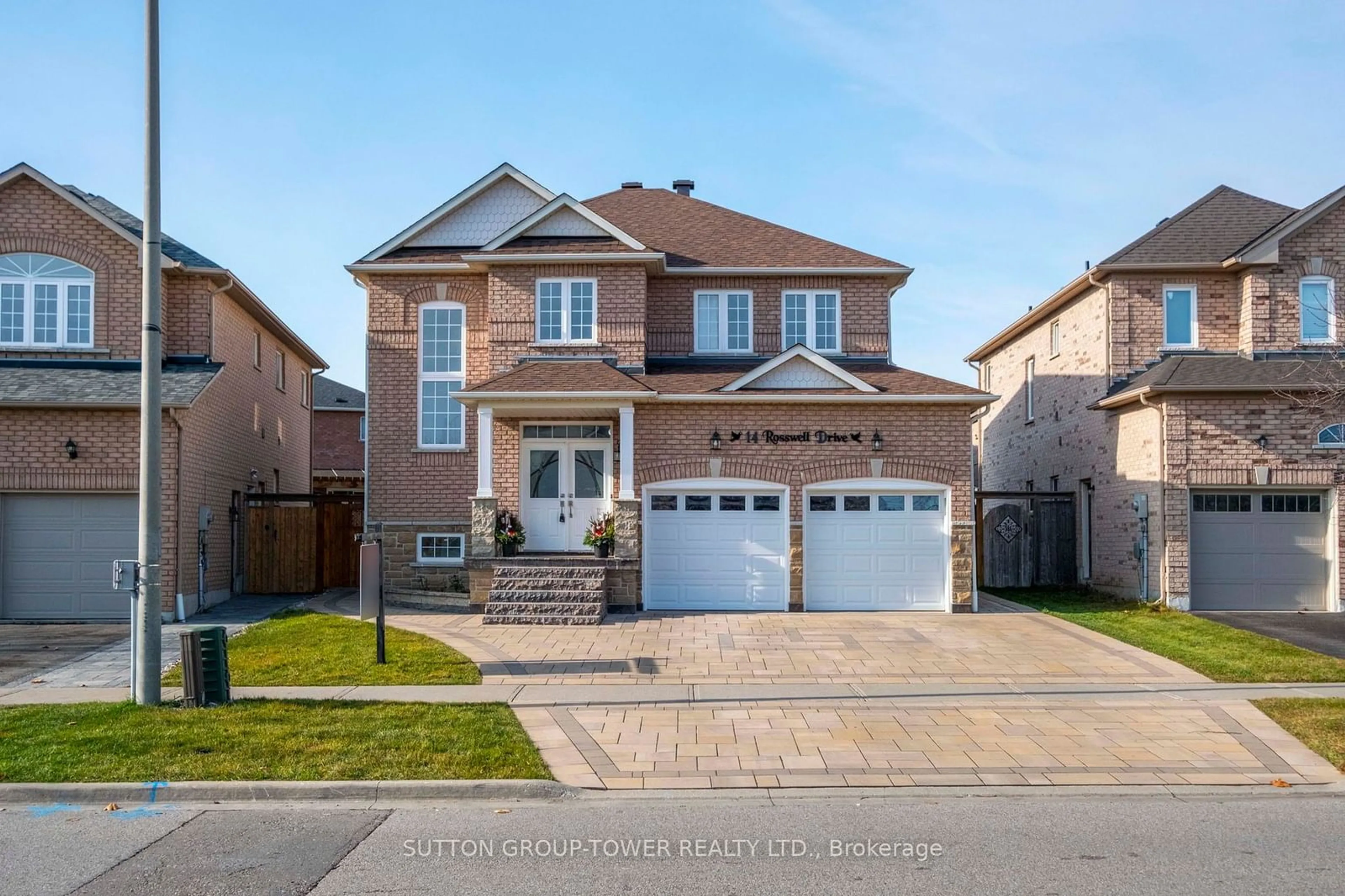 Home with brick exterior material for 14 Rosswell Dr, Clarington Ontario L1E 3H7