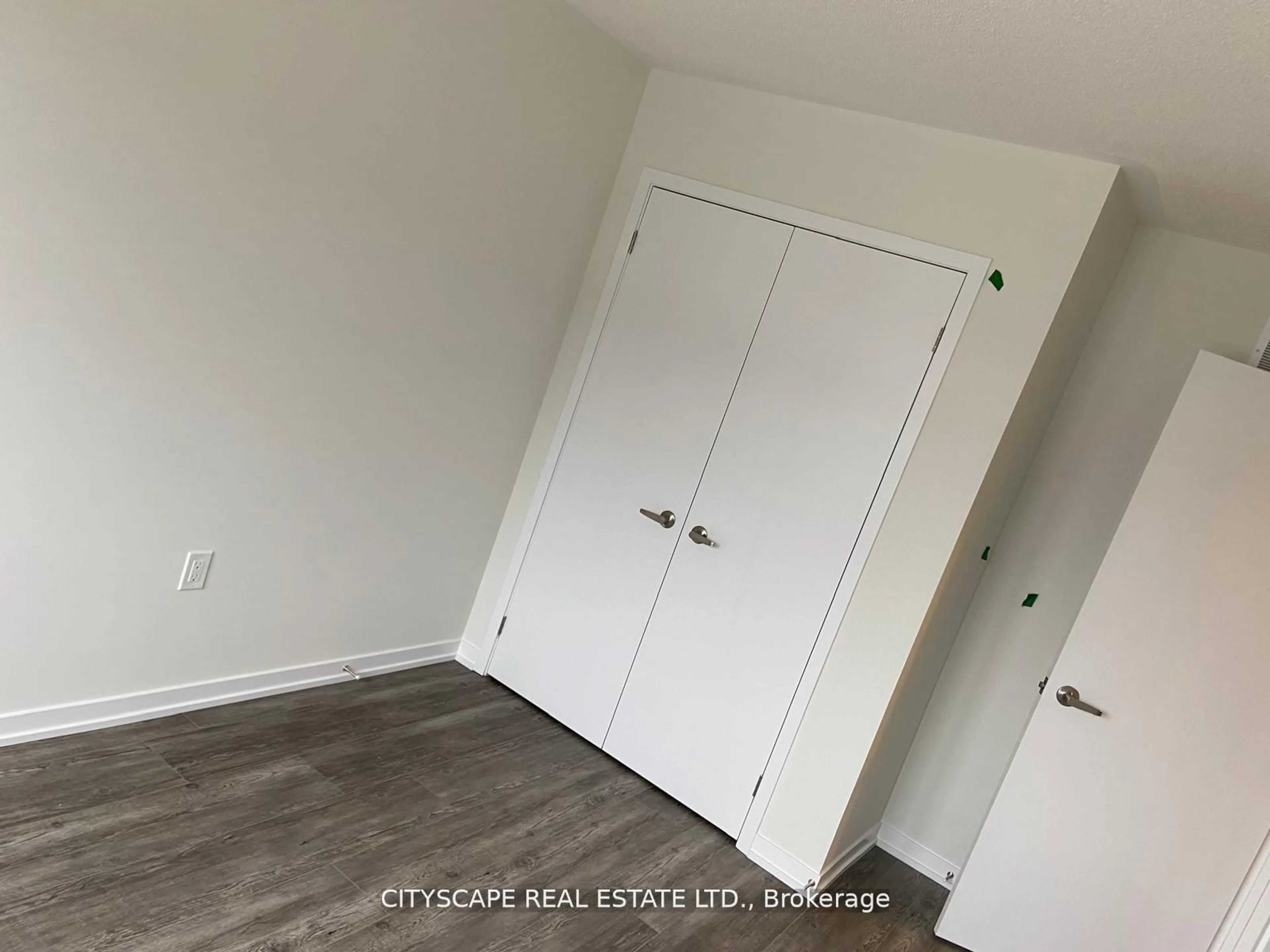 A pic of a room, not visible floor for 1534 Wheatcroft Dr, Oshawa Ontario L1H 8L7